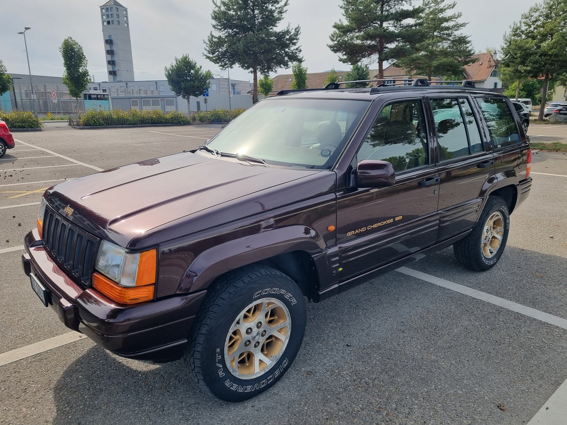 JEEP 5.2 V8 Limited ABS-image-0