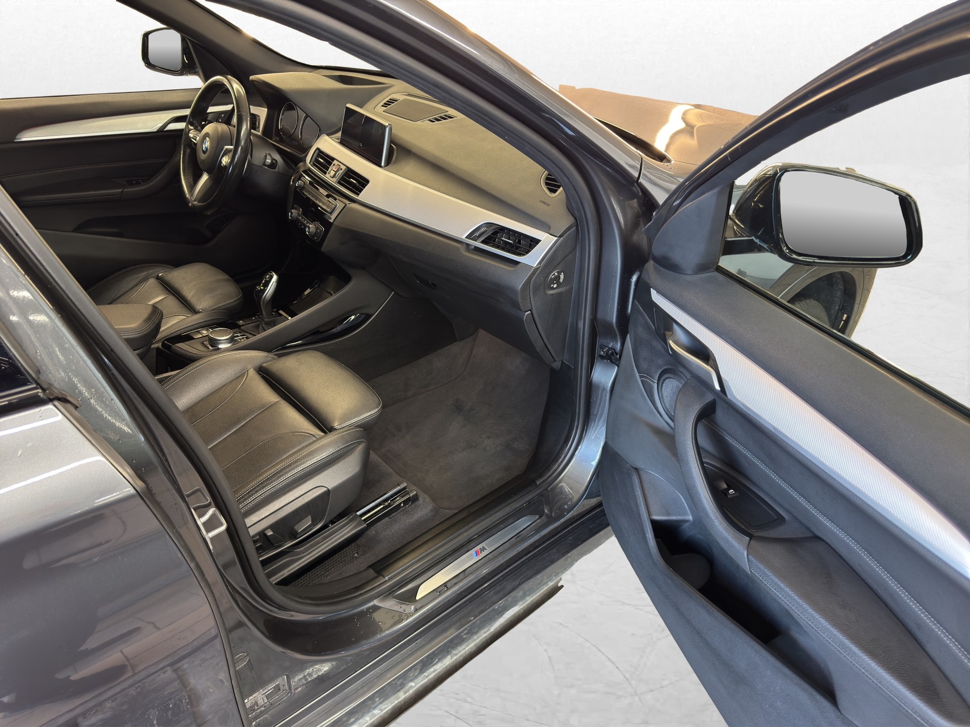 BMW X1 xDrive 20d M Sport Steptronic-image-11