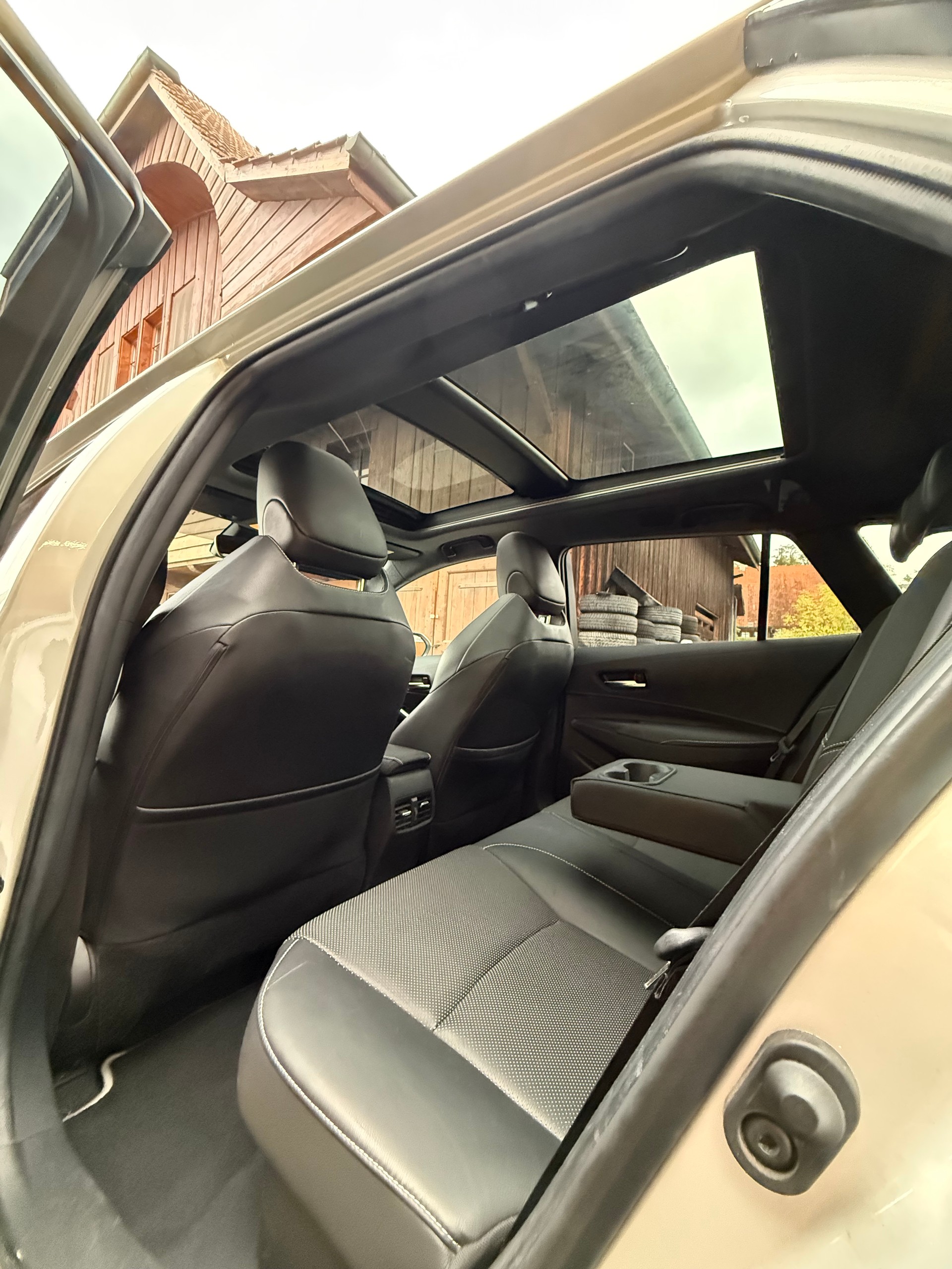 TOYOTA Corolla Touring Sports 2.0 HSD Style e-CVT-image-7