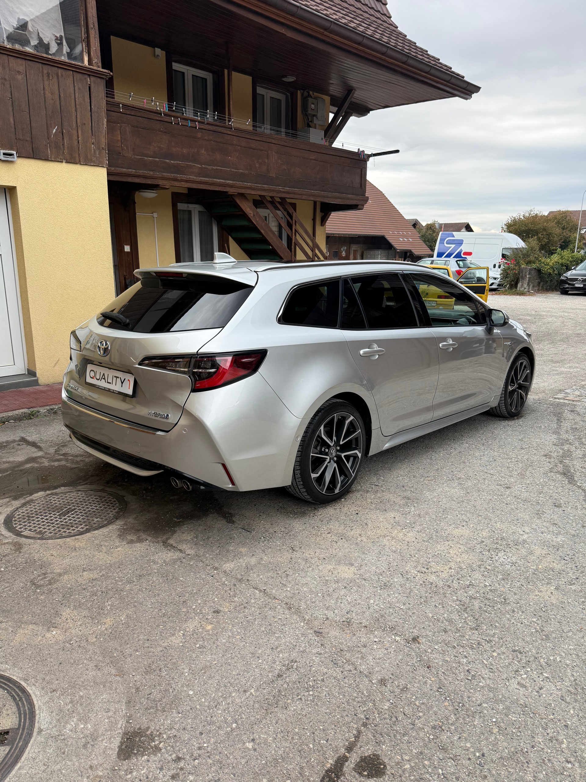 TOYOTA Corolla Touring Sports 2.0 HSD Style e-CVT-showroom-element-3