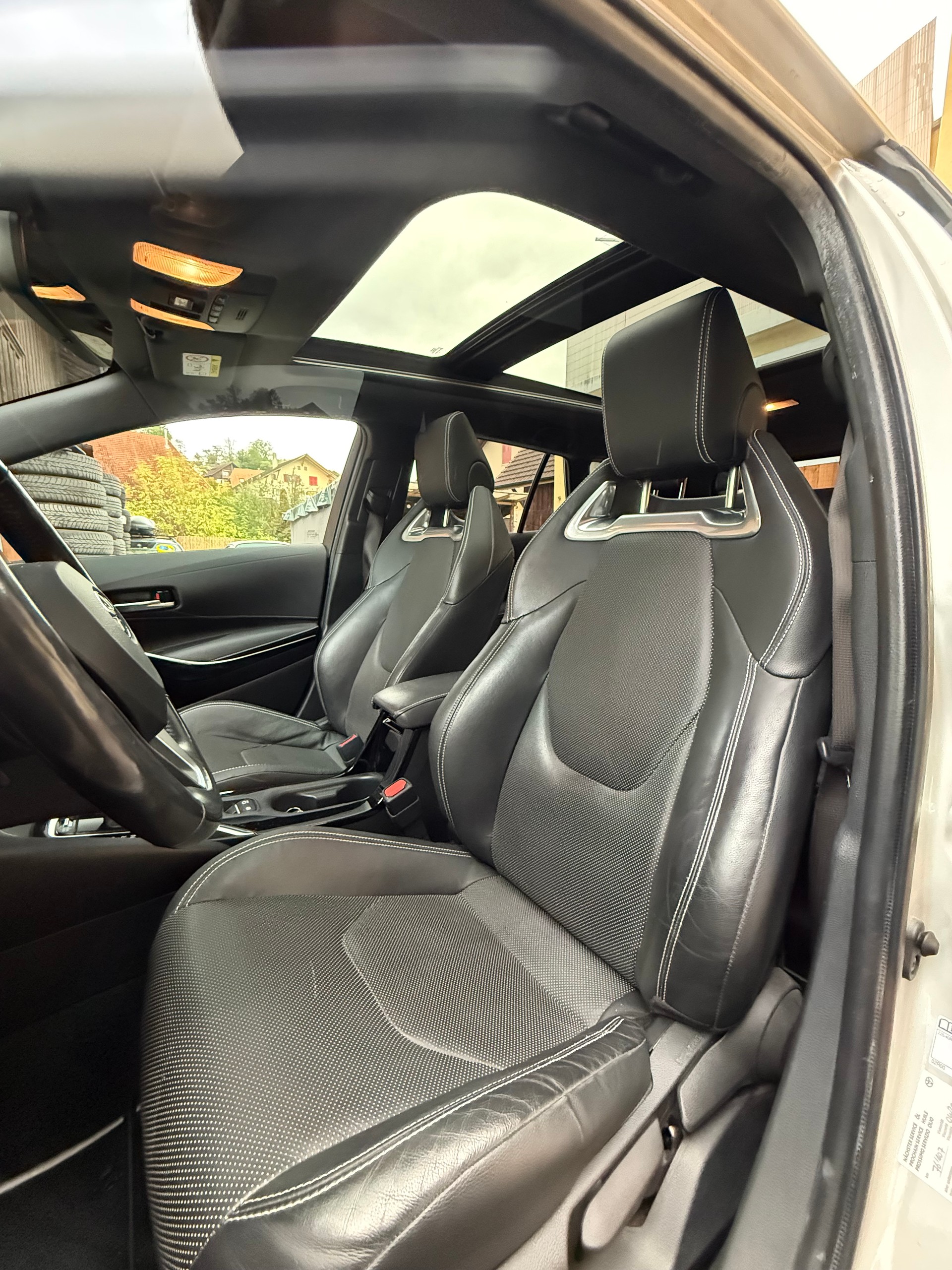 TOYOTA Corolla Touring Sports 2.0 HSD Style e-CVT-image-10