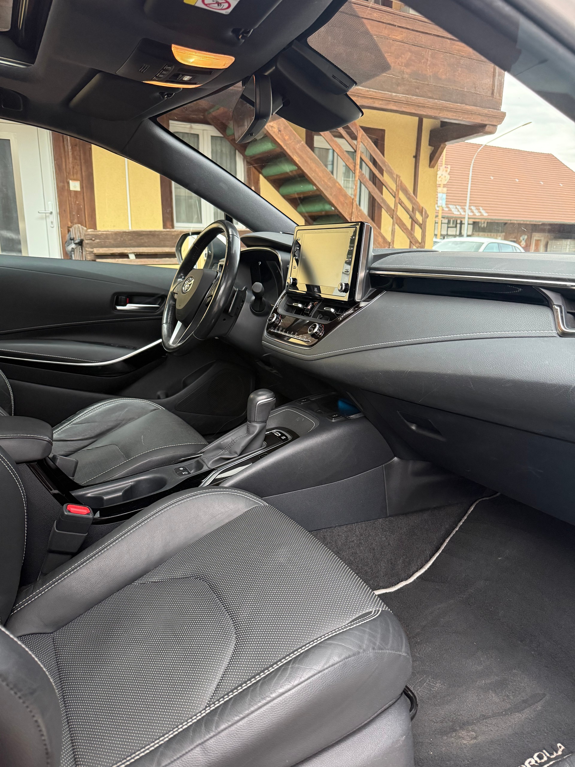 TOYOTA Corolla Touring Sports 2.0 HSD Style e-CVT-image-9