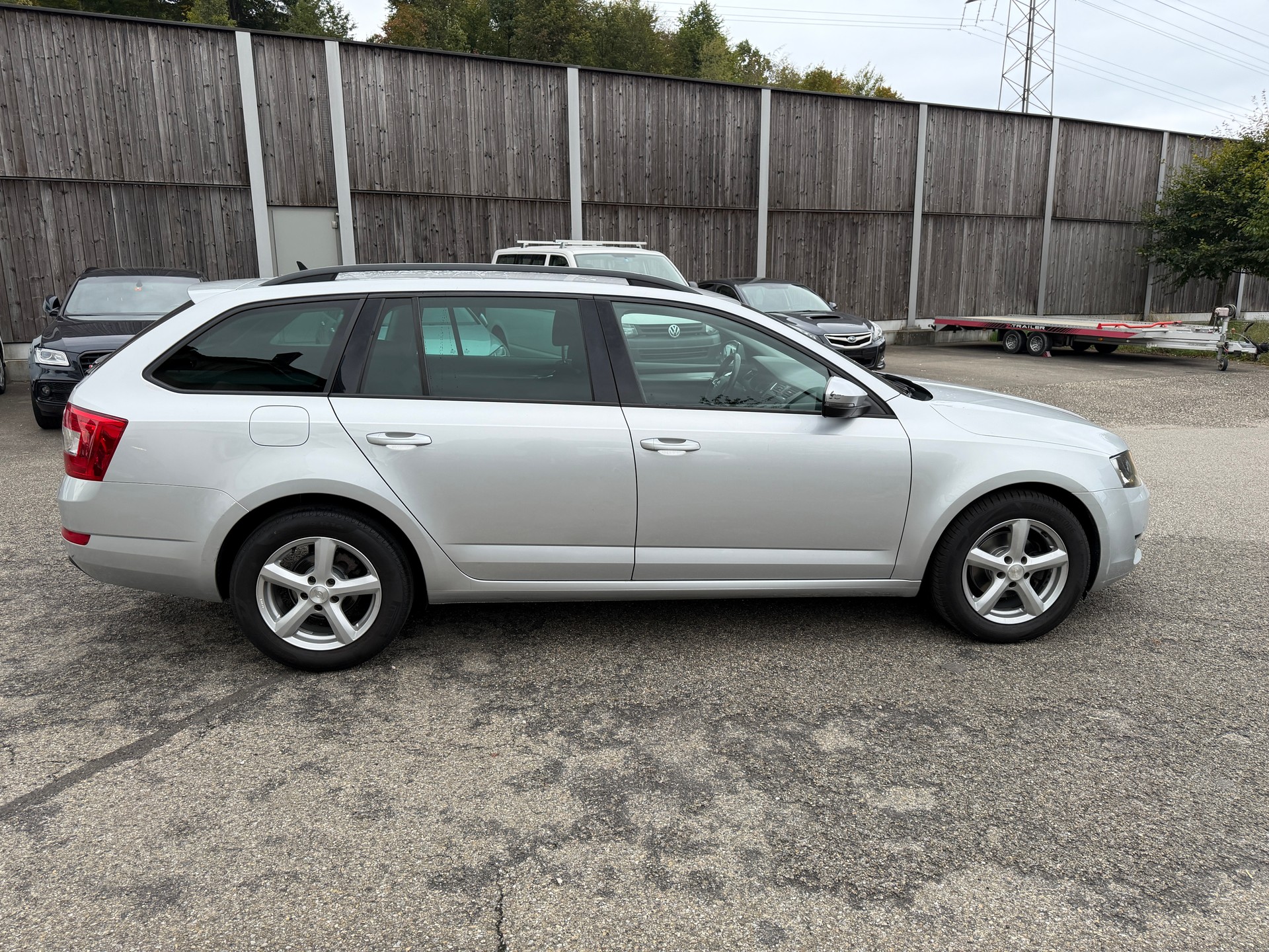 SKODA Octavia Combi 1.6 TDI Style DSG-image-4