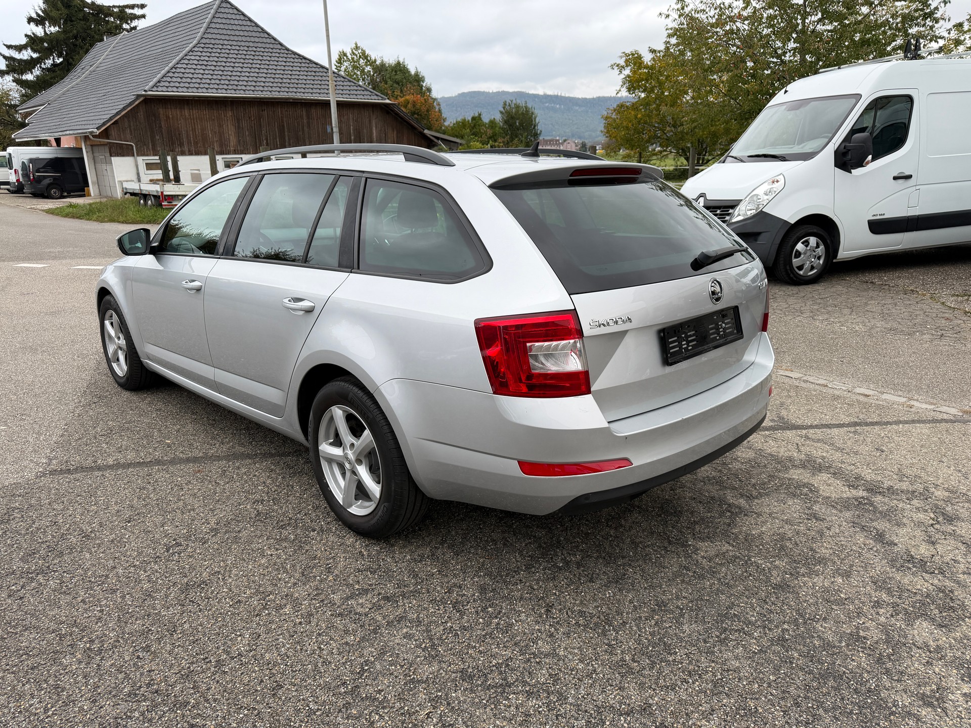 SKODA Octavia Combi 1.6 TDI Style DSG-showroom-element-2