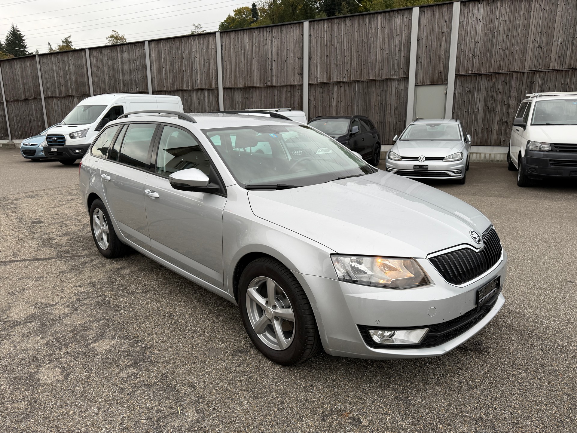 SKODA Octavia Combi 1.6 TDI Style DSG-image-5