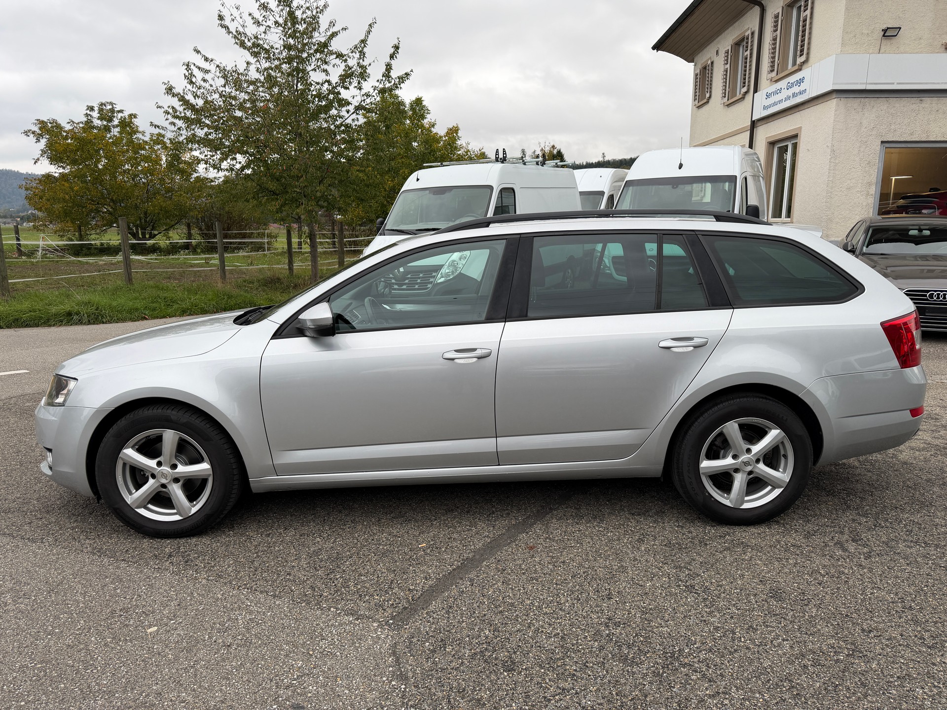 SKODA Octavia Combi 1.6 TDI Style DSG-showroom-element-1