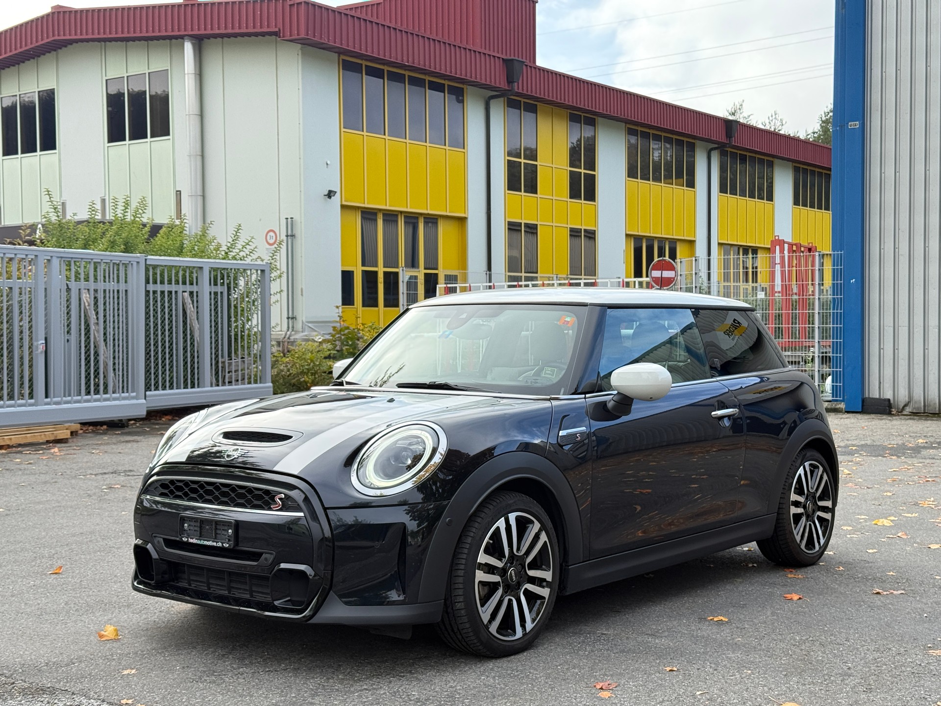 MINI Cooper S Yours Trim Steptronic DKG-image-0