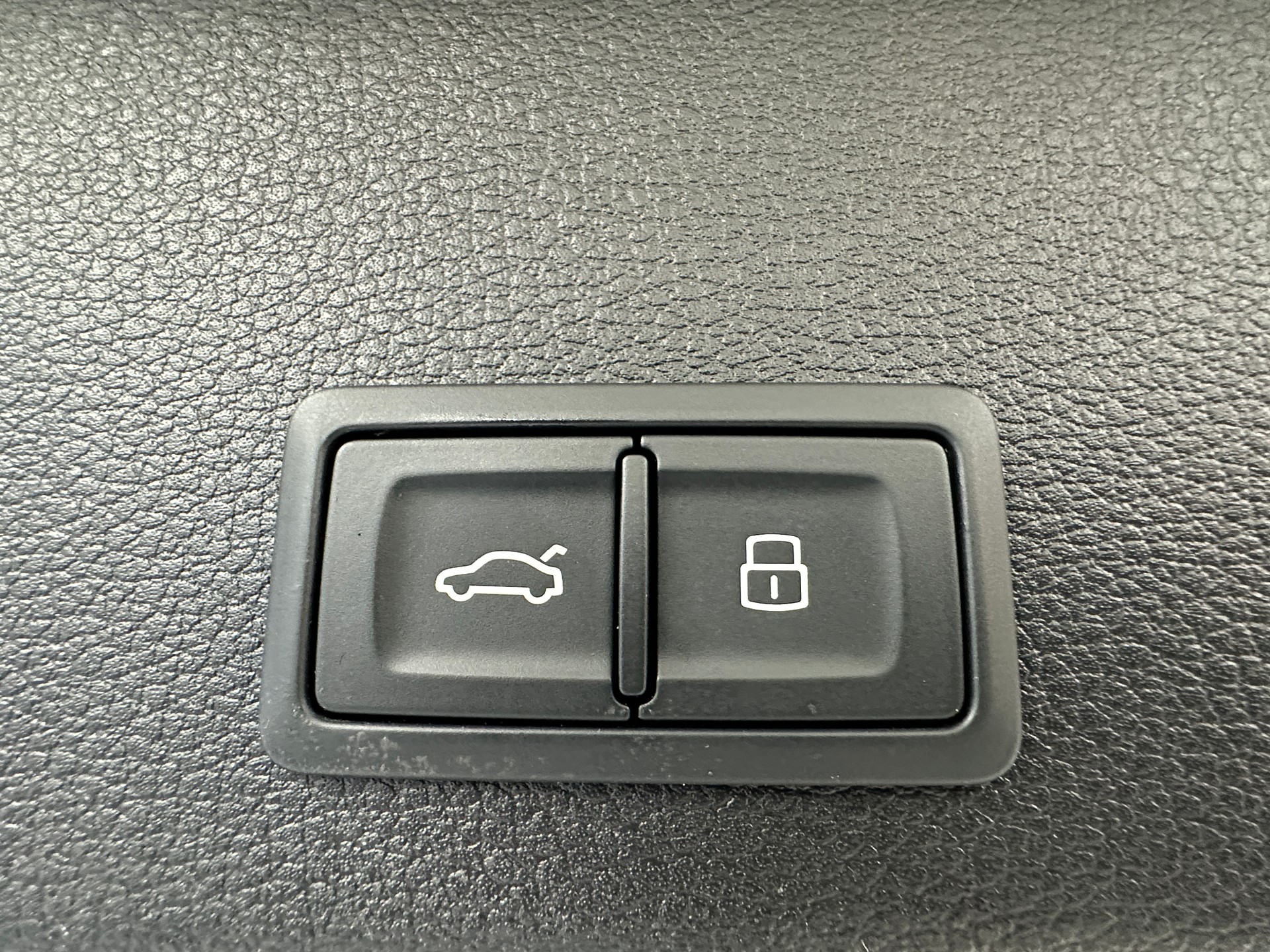 AUDI Q2 35 TFSI S line S-tronic-image-12