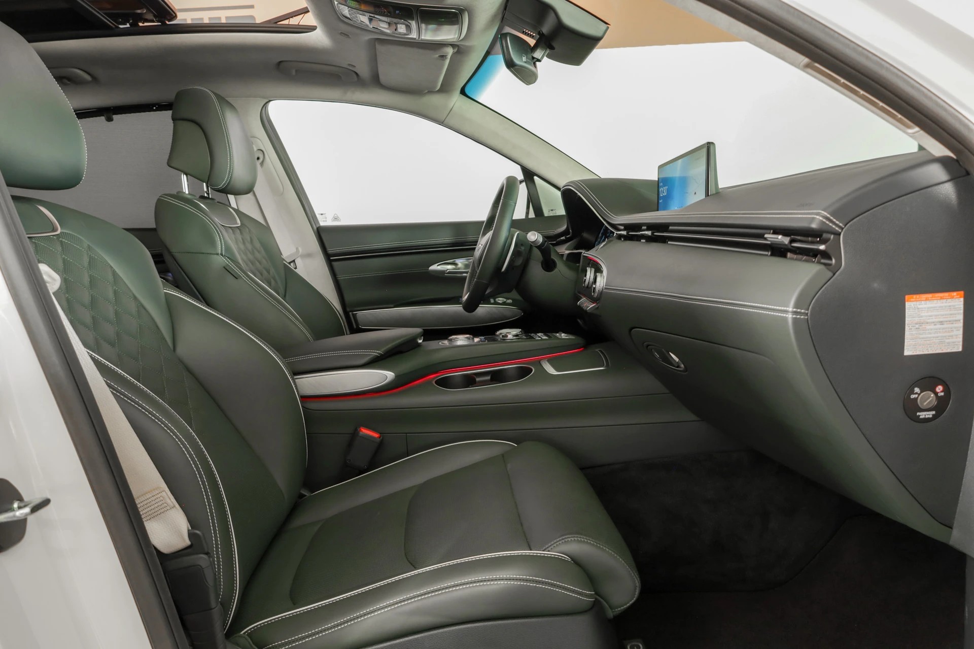 GENESIS GV70 Electrified Sport kWh 77,4 AWD Cuir Nappa / Lexicon / Toit en verre-image-9