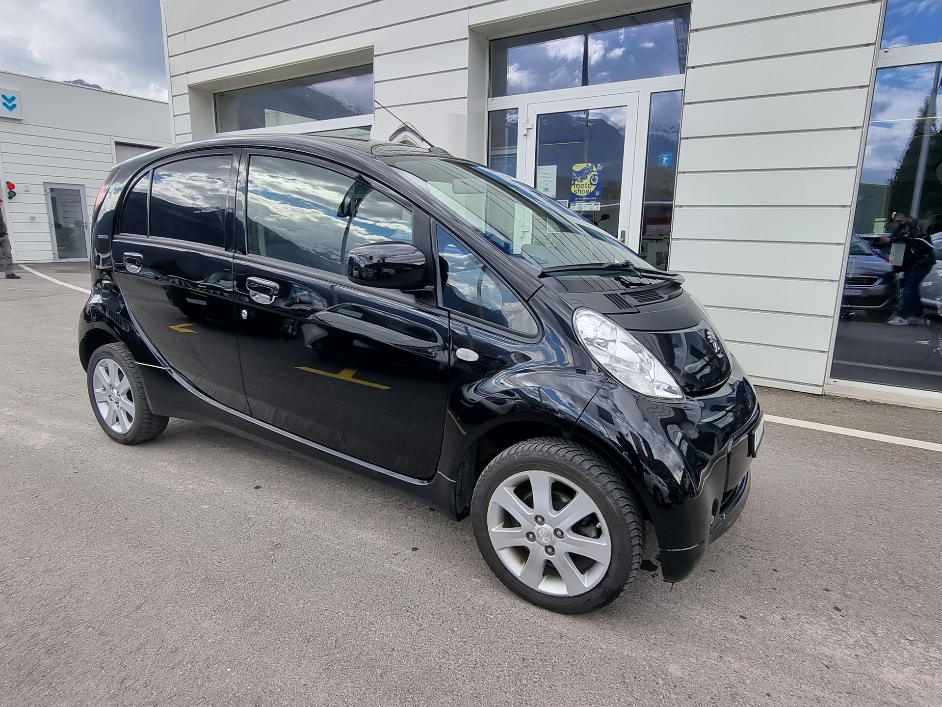 PEUGEOT iON Active-image-0