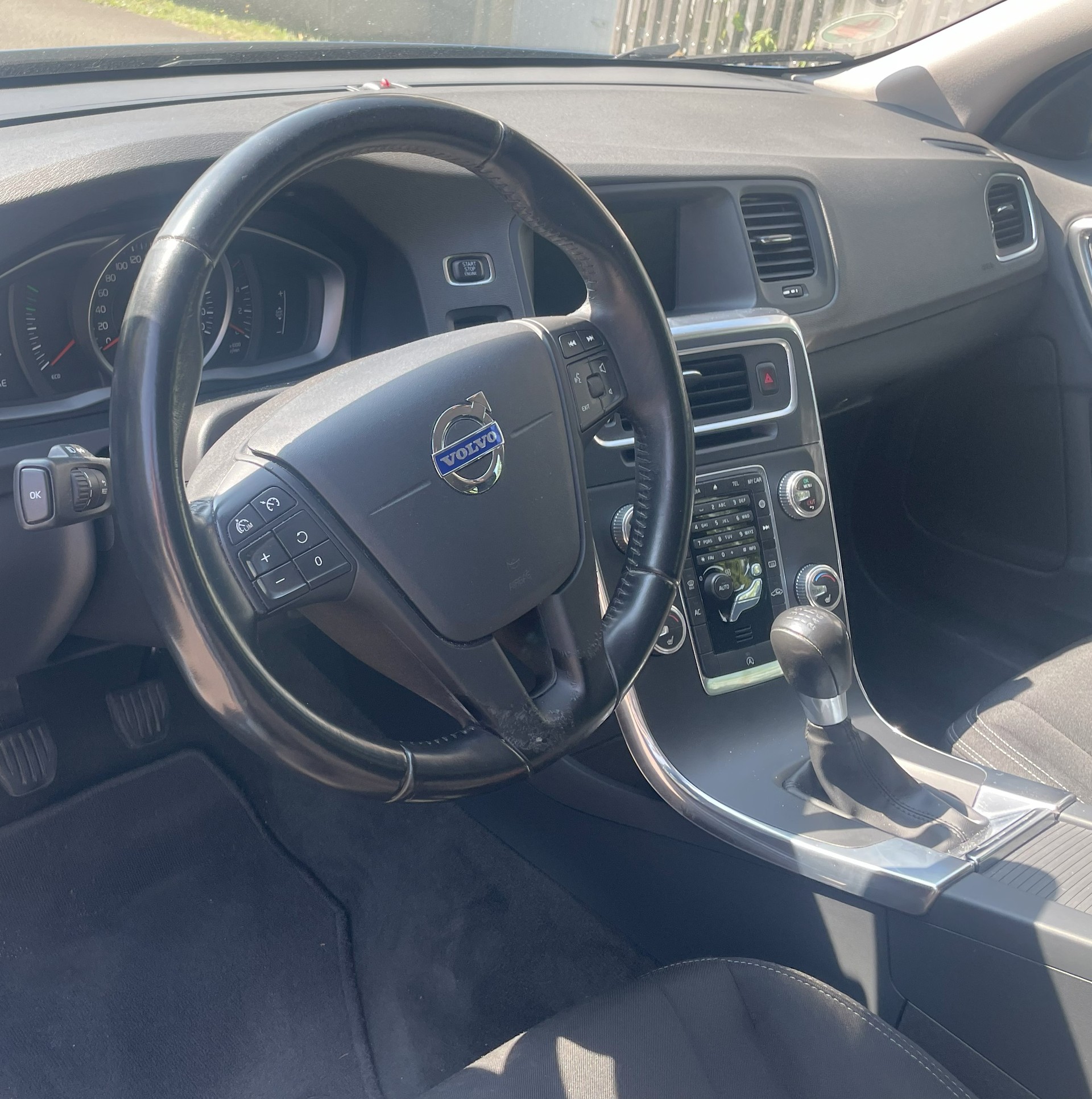 VOLVO V60 D3-image-3
