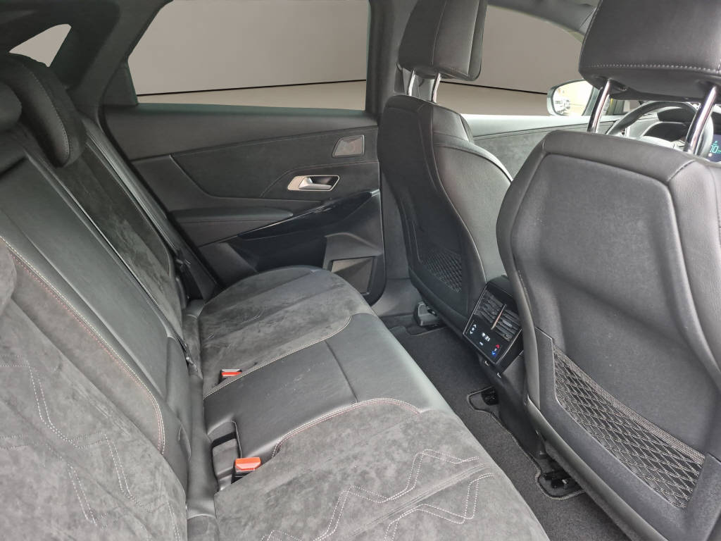 DS AUTOMOBILES DS7 Crossback E-Tense 300 4x4 Performance Line-image-6
