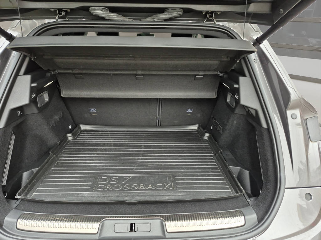DS AUTOMOBILES DS7 Crossback E-Tense 300 4x4 Performance Line-image-10