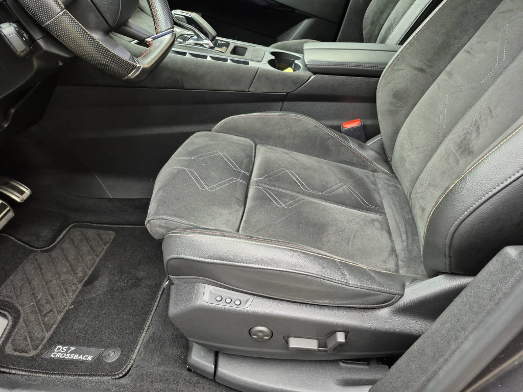 DS AUTOMOBILES DS7 Crossback E-Tense 300 4x4 Performance Line-image-9
