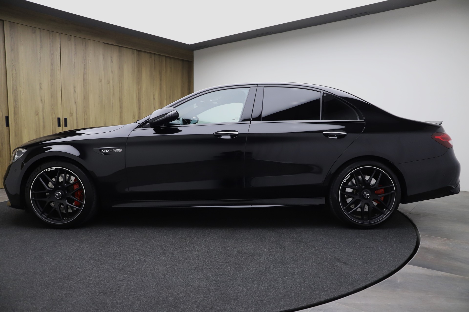 MERCEDES-BENZ AMG E 63 S 4Matic+ Speedshift 9G-TCT-image-2