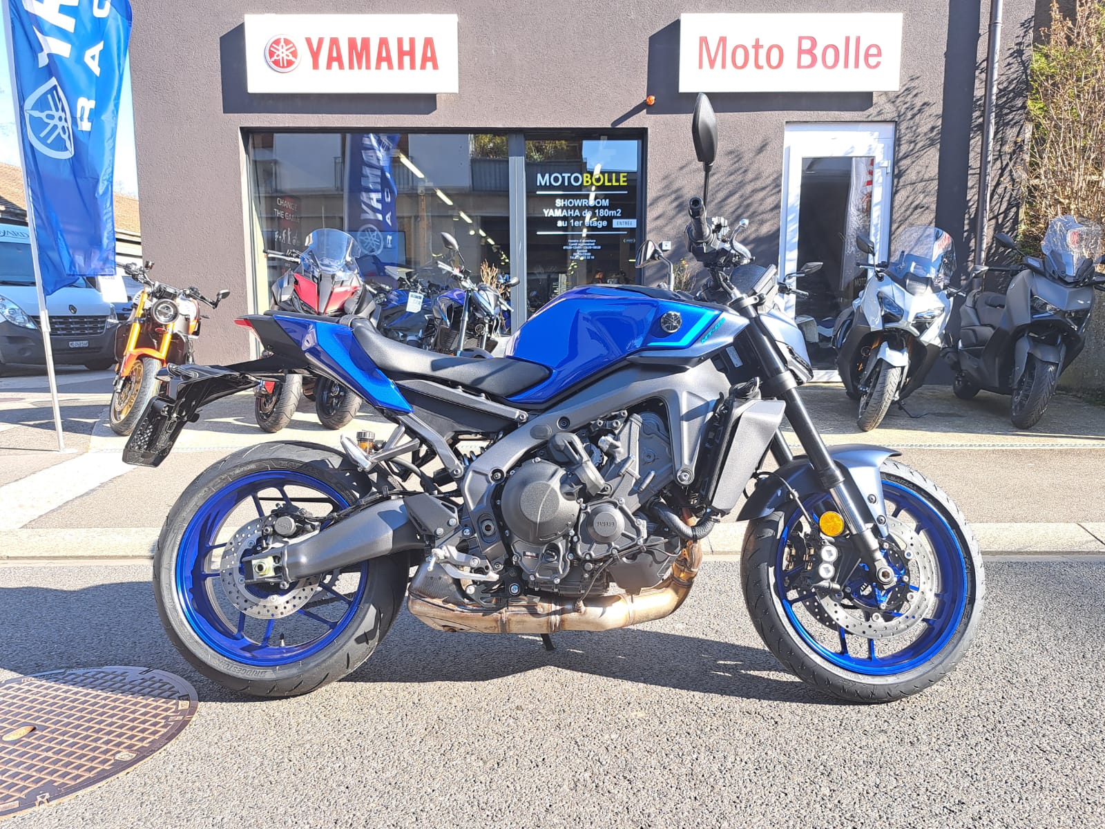 YAMAHA MT-09