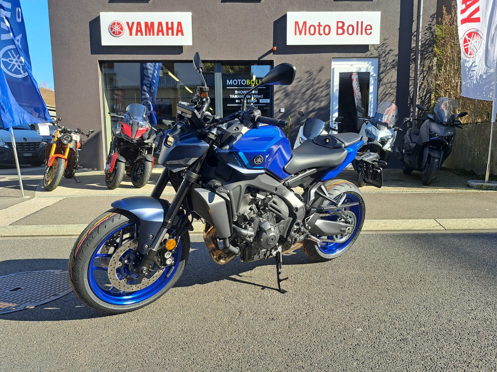 YAMAHA MT-09-showroom-element-3