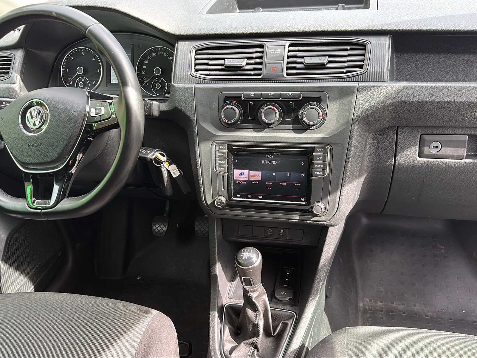 VW Caddy 2.0TDI Entry BlueMotion Technology-image-11