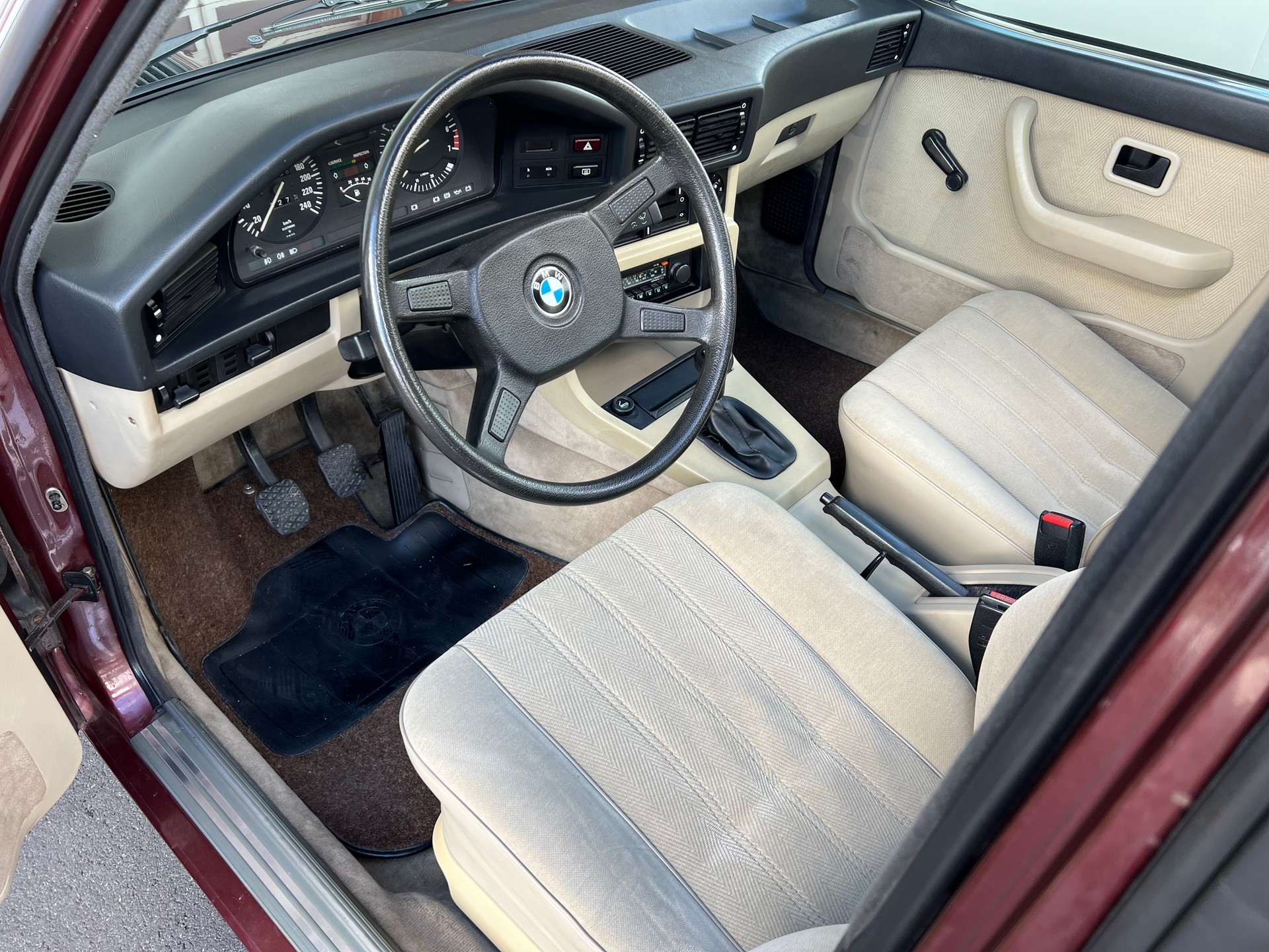 BMW 528i VETERAN-image-8