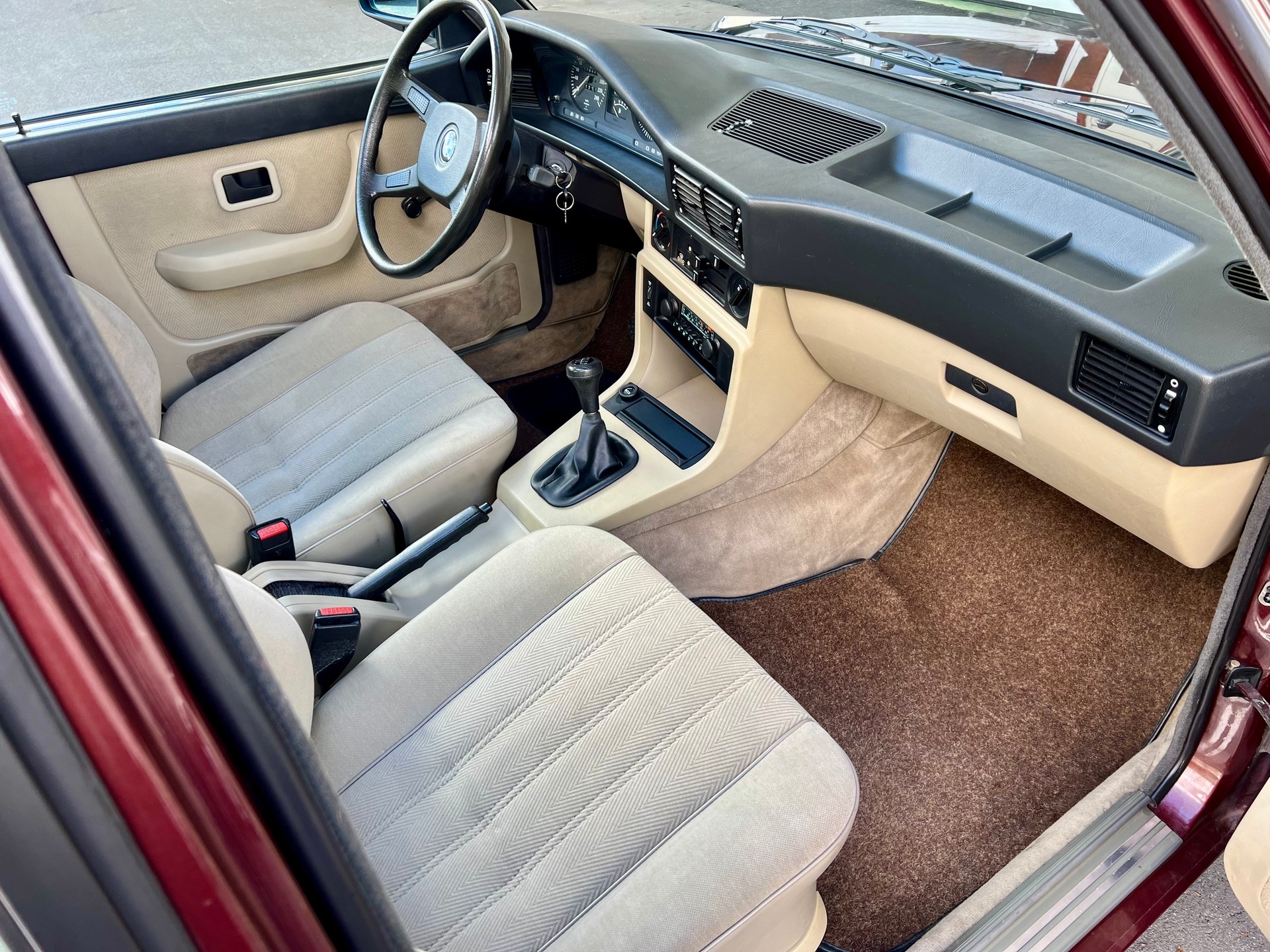 BMW 528i VETERAN-image-15