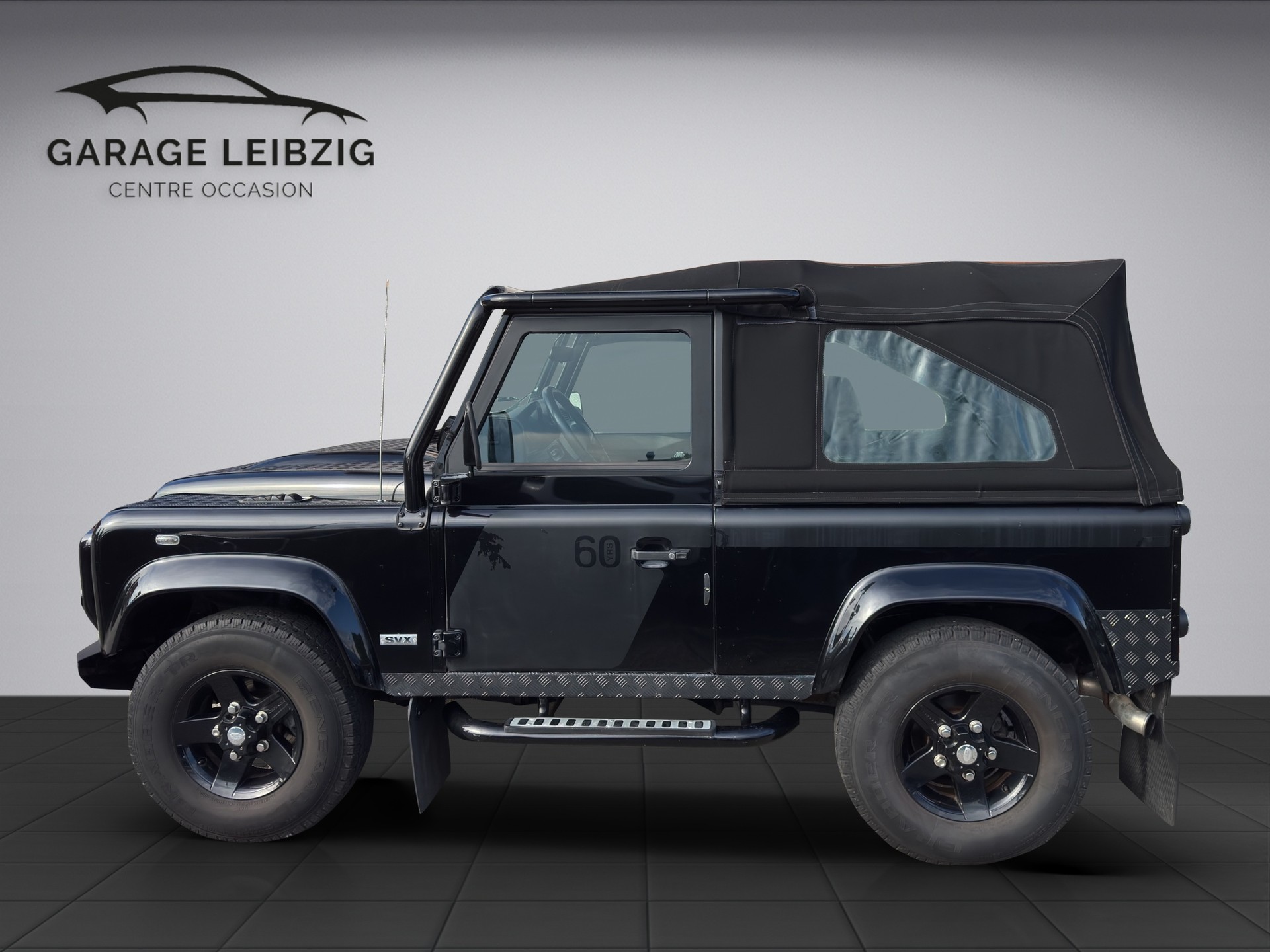 LAND ROVER Defender 90 2.4 Td4 Soft Top SVX Edition 60th Anniversary-image-1