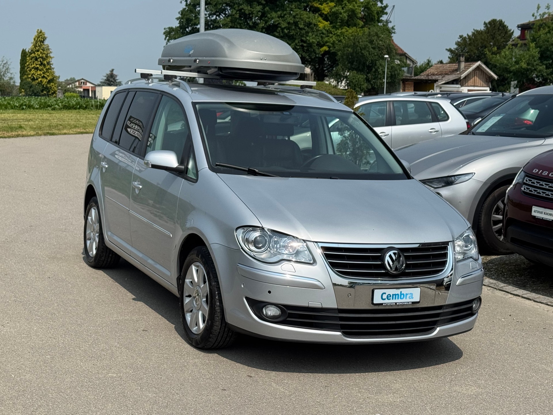 VW Touran 2.0 TDI Highline-image-1