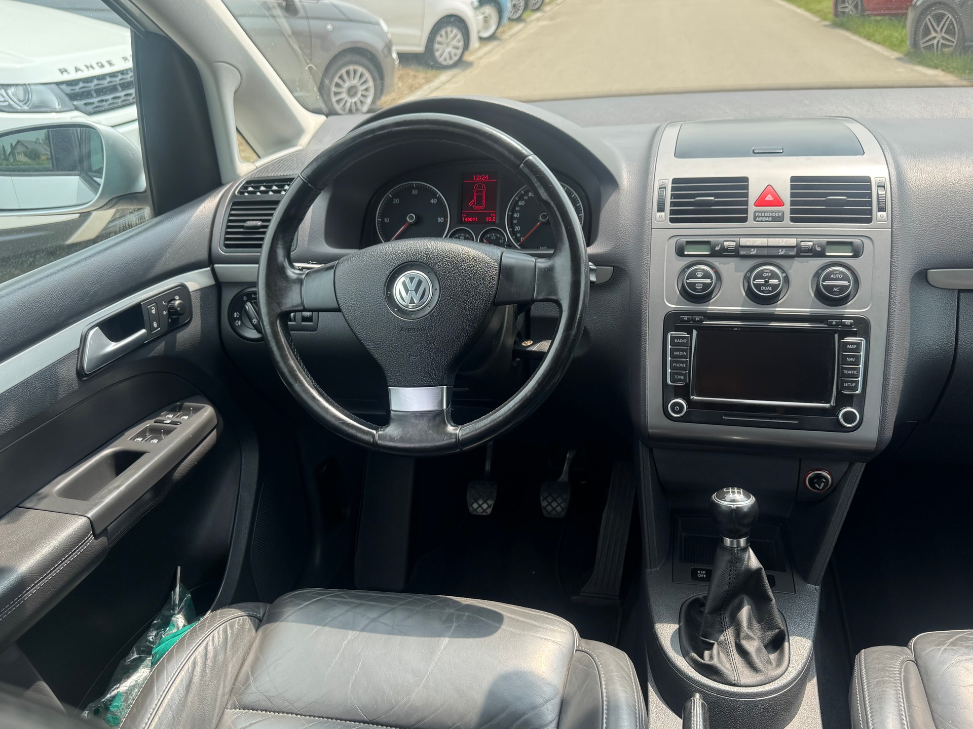 VW Touran 2.0 TDI Highline-image-8
