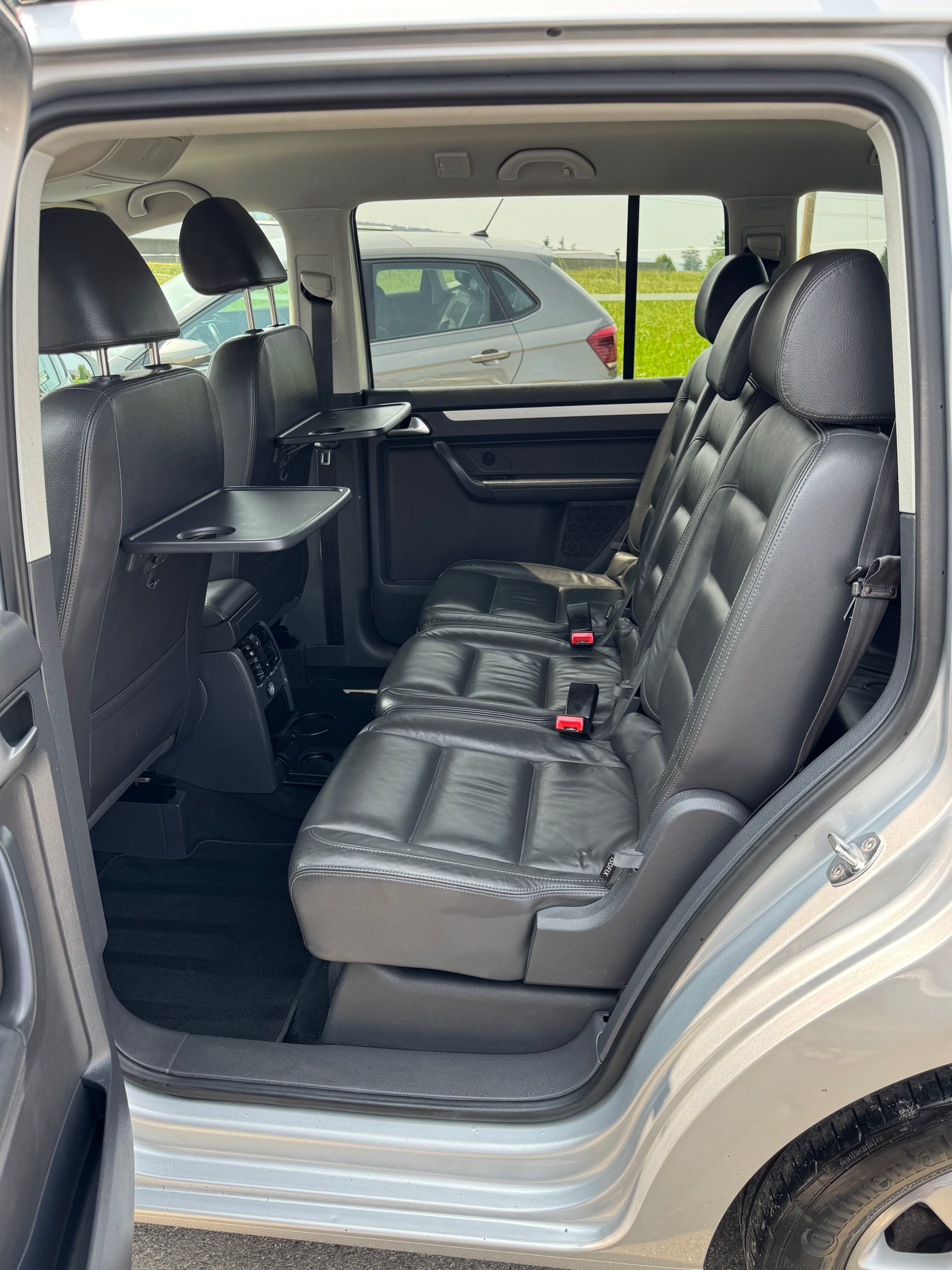 VW Touran 2.0 TDI Highline-image-9
