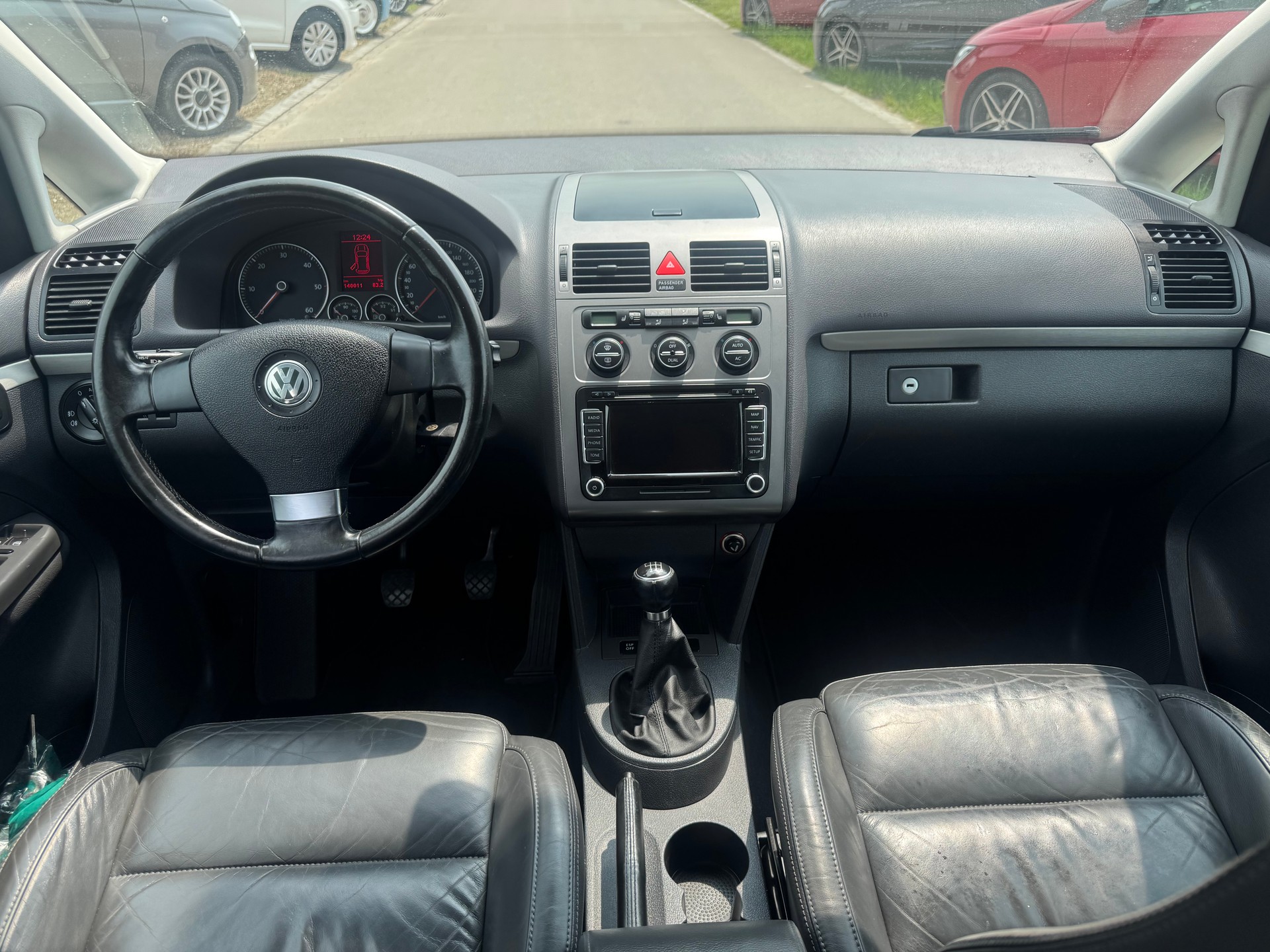 VW Touran 2.0 TDI Highline-image-7