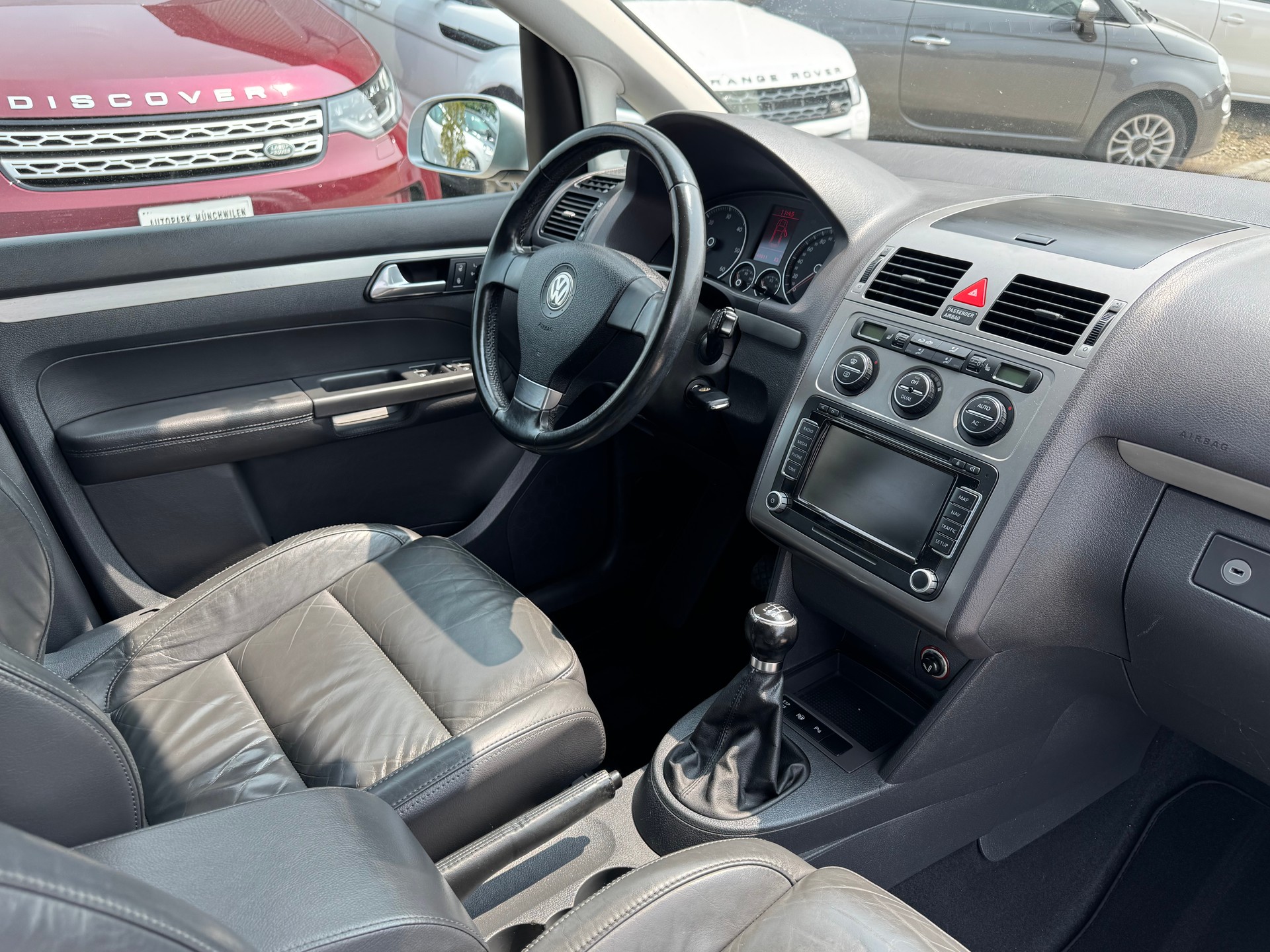 VW Touran 2.0 TDI Highline-image-6