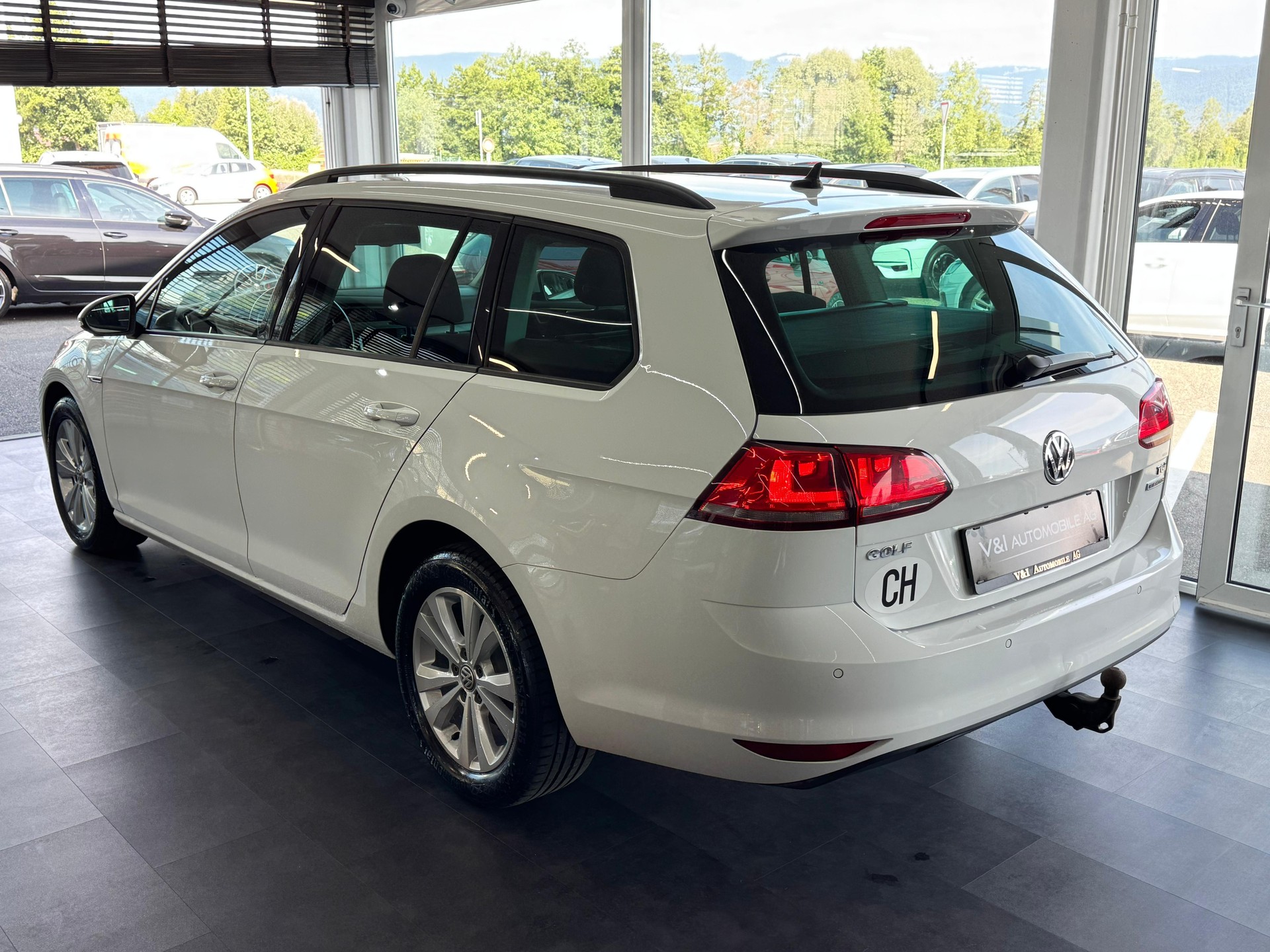 VW Golf Variant 1.4 TGI BlueMotion Comfortline DSG-image-4