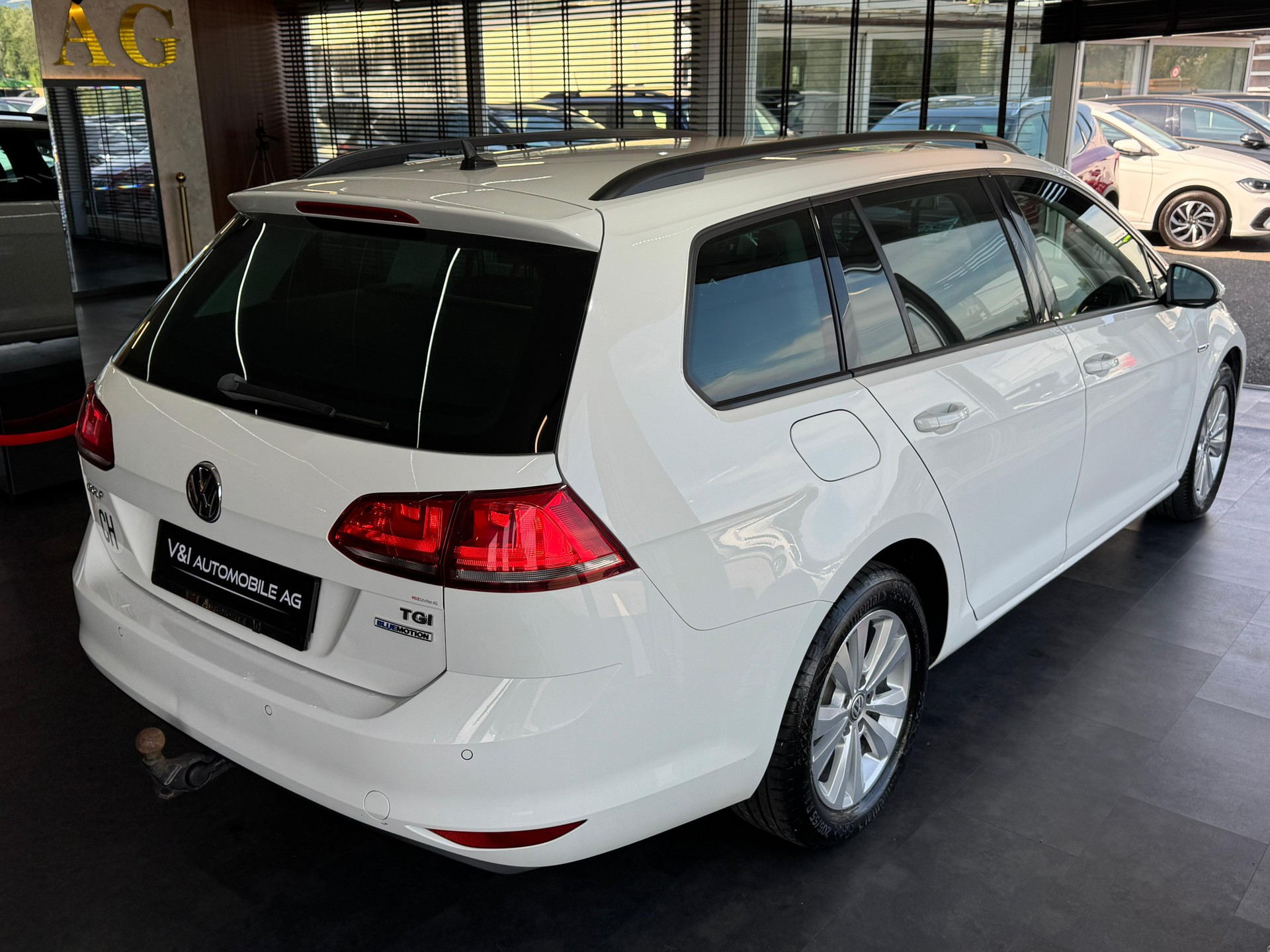VW Golf Variant 1.4 TGI BlueMotion Comfortline DSG-image-5