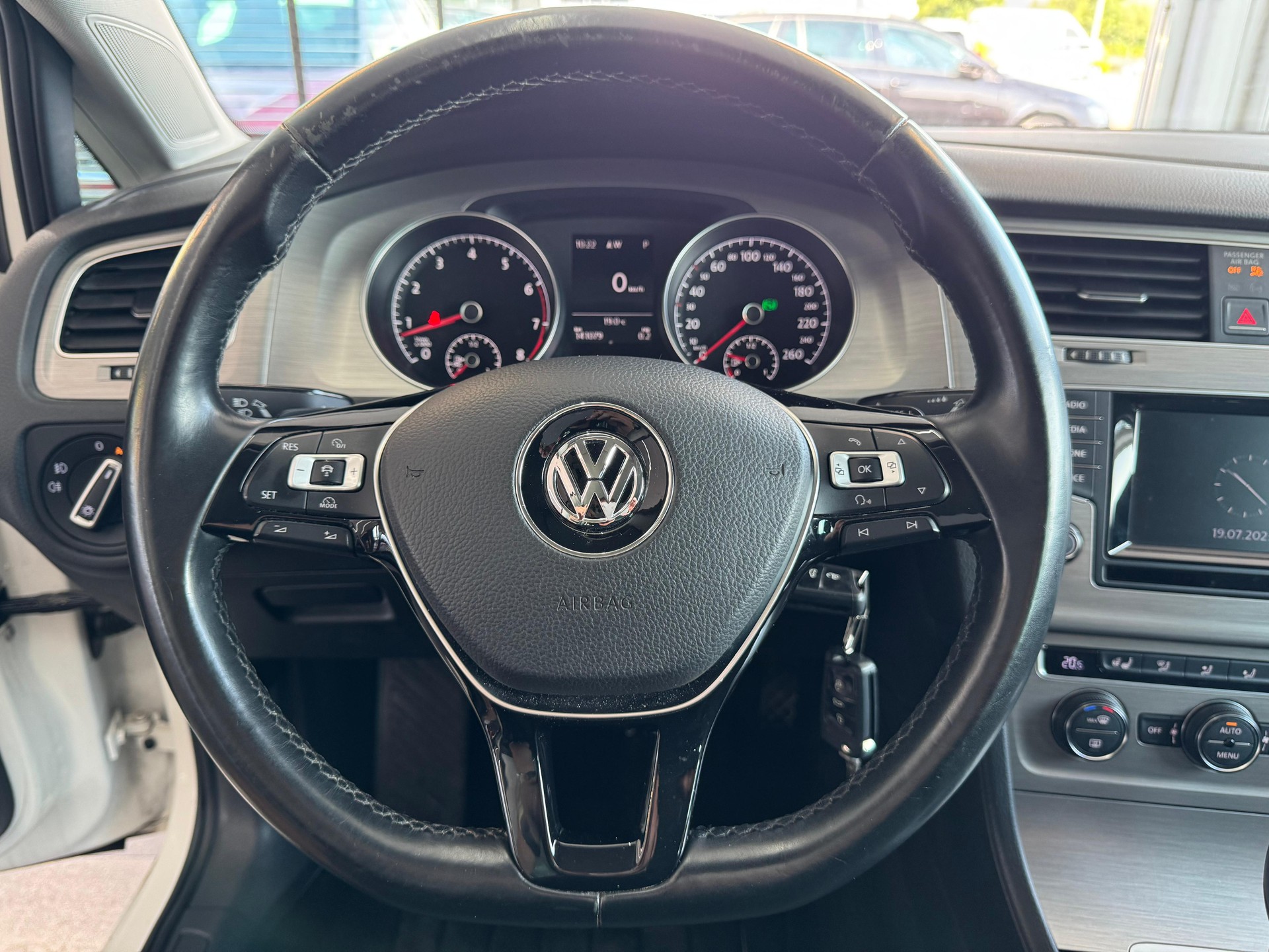 VW Golf Variant 1.4 TGI BlueMotion Comfortline DSG-image-10