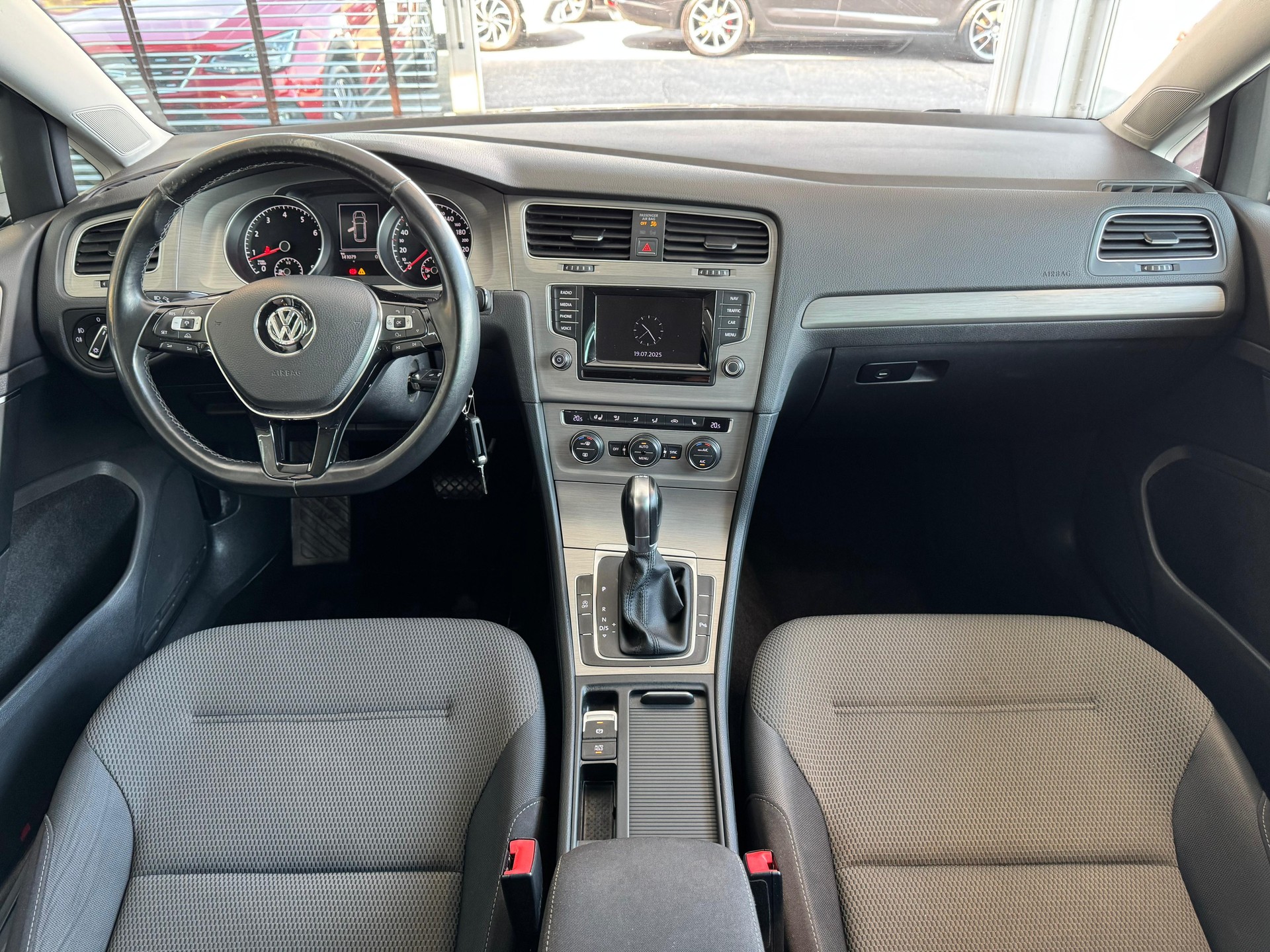 VW Golf Variant 1.4 TGI BlueMotion Comfortline DSG-image-9