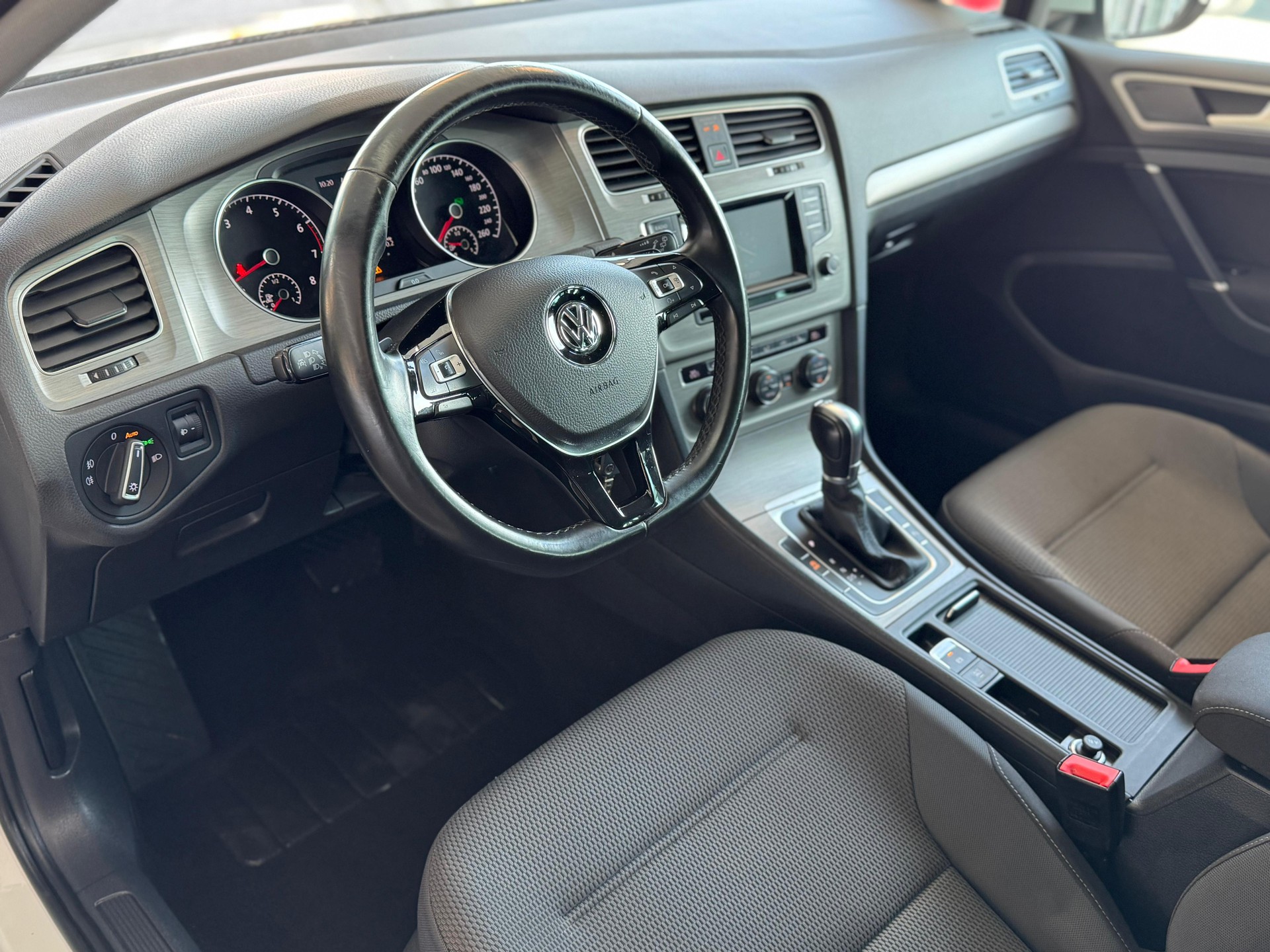 VW Golf Variant 1.4 TGI BlueMotion Comfortline DSG-image-7