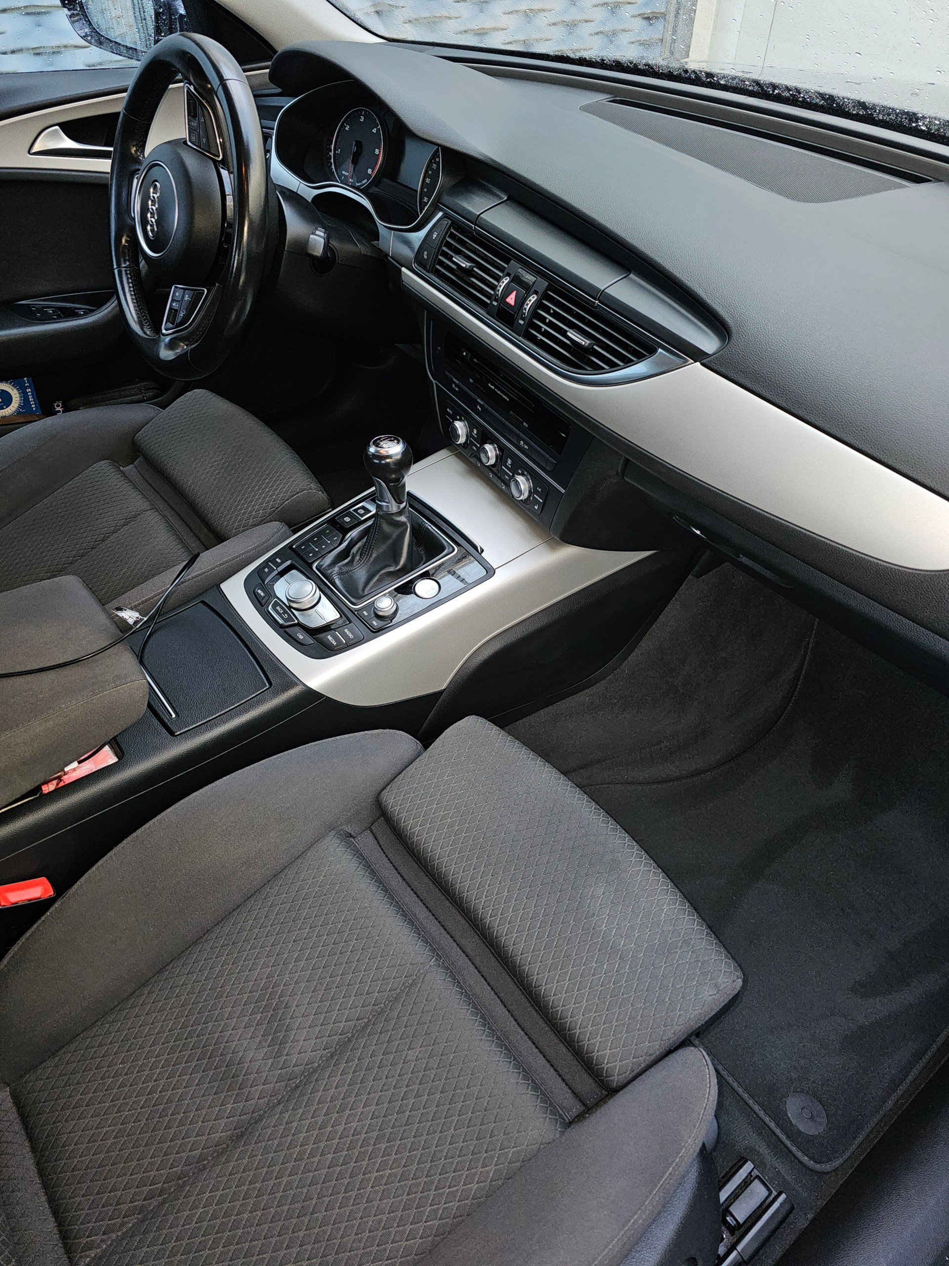 AUDI A6 Avant 2.0 TDI-image-3