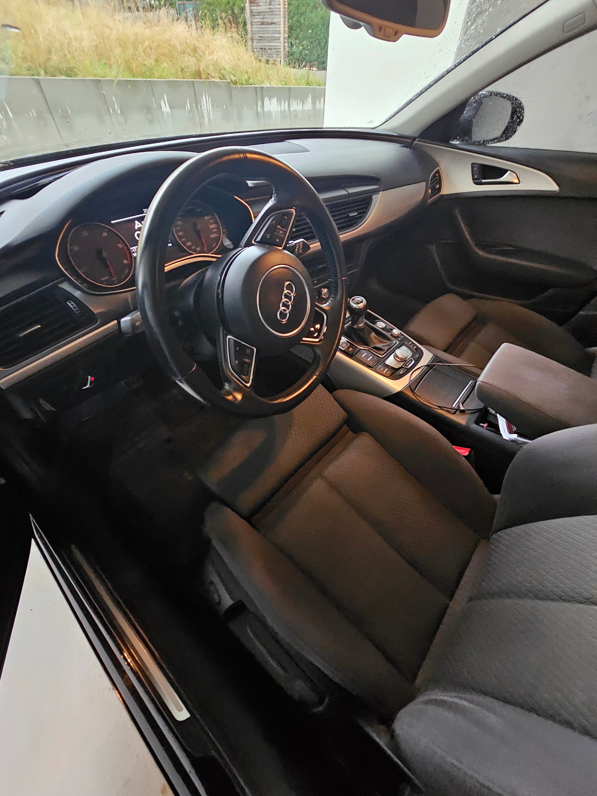AUDI A6 Avant 2.0 TDI-image-1