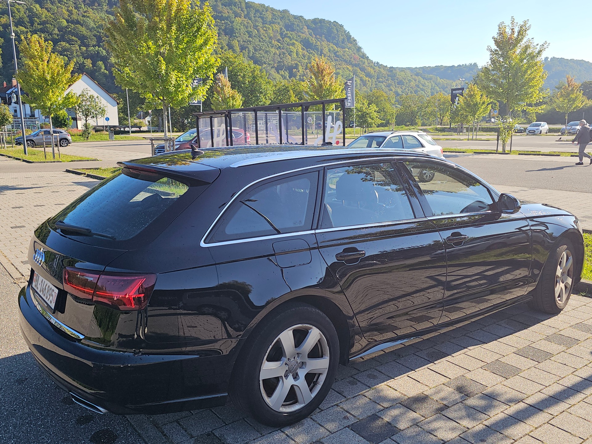 AUDI A6 Avant 2.0 TDI-image-8