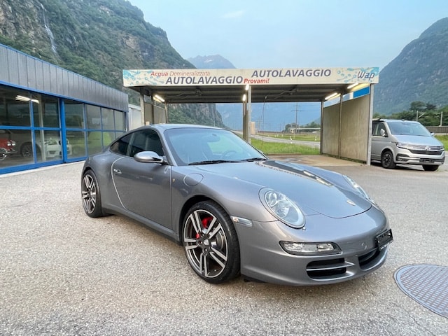 PORSCHE 911 Carrera 4S-image-1