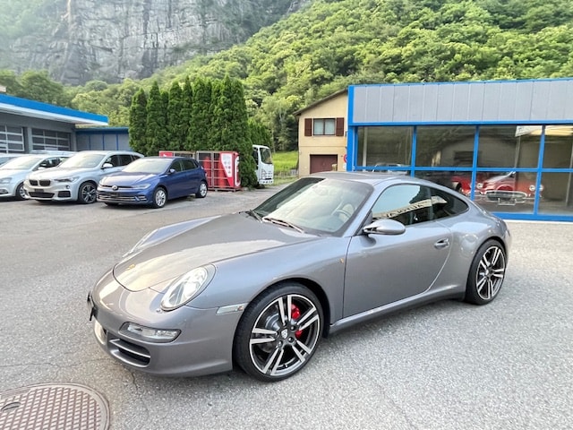 PORSCHE 911 Carrera 4S-image-2