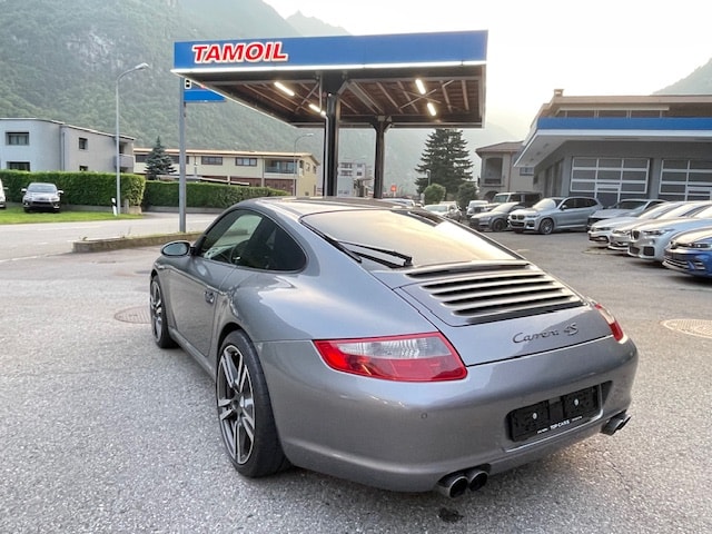 PORSCHE 911 Carrera 4S-image-6