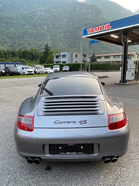 PORSCHE 911 Carrera 4S-image-4