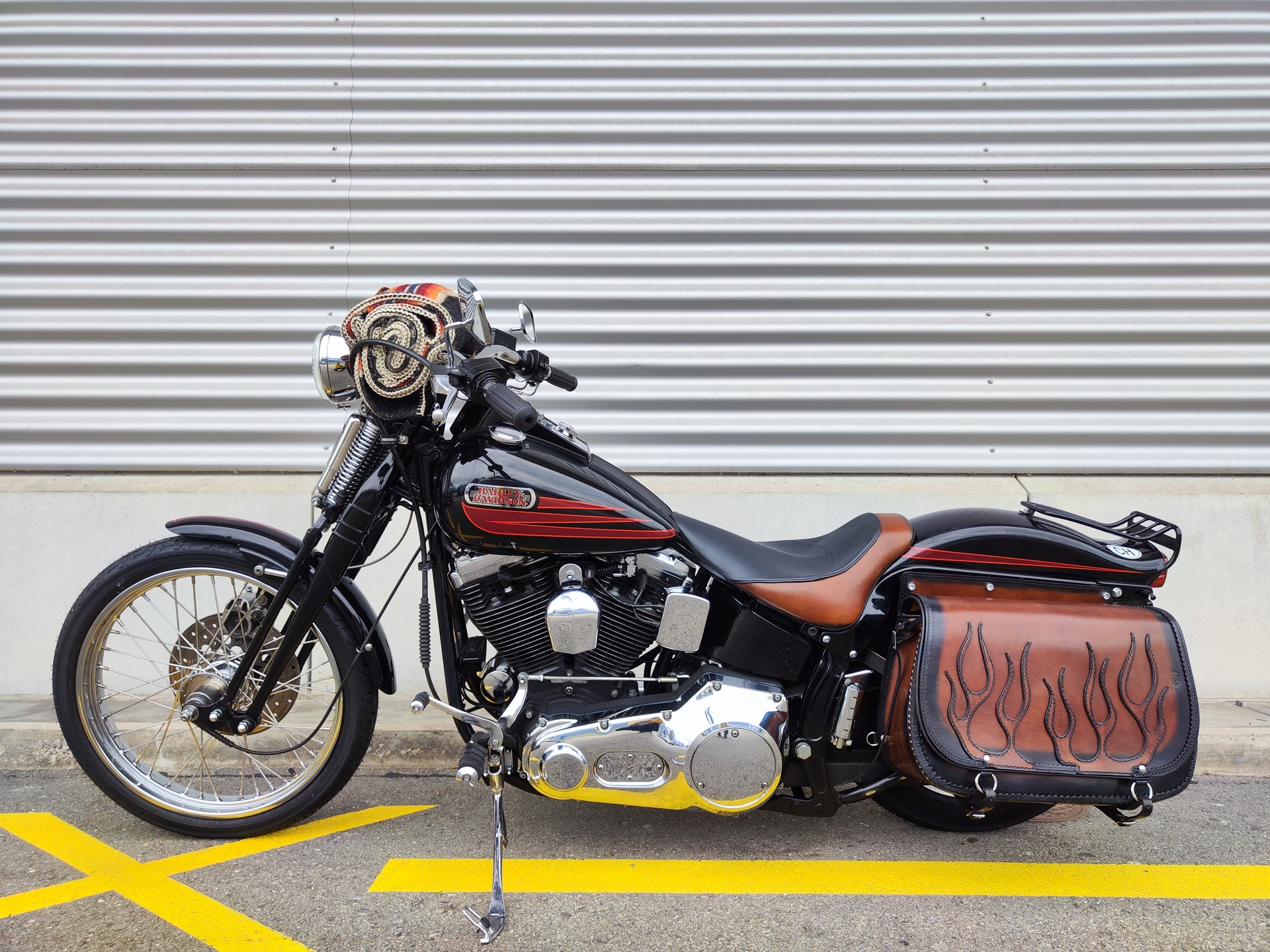 HARLEY-DAVIDSON FXSTSB Bad Boy-showroom-element-1