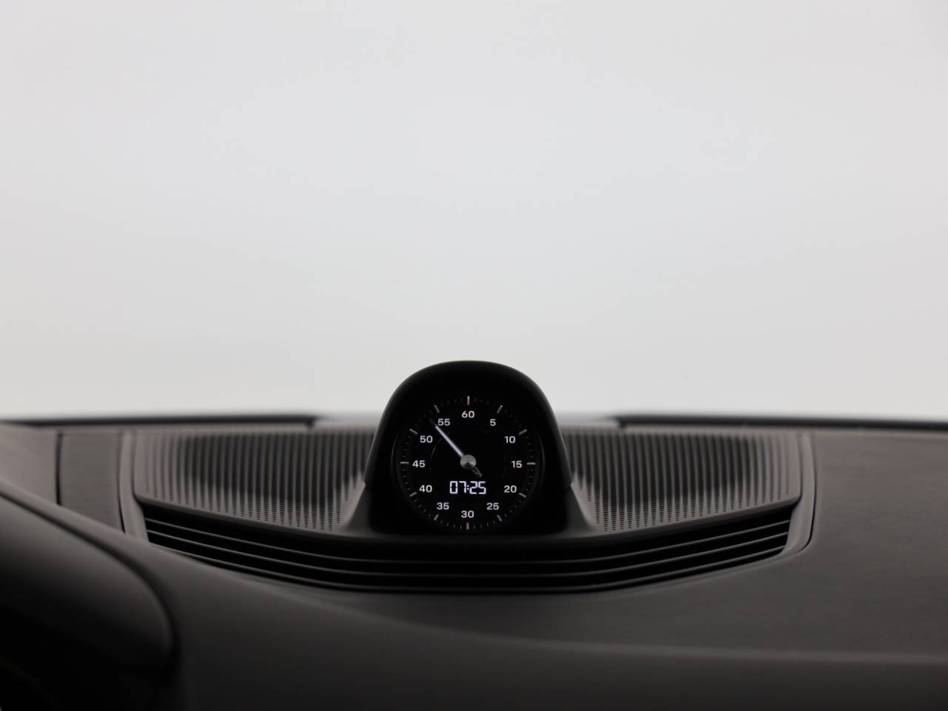 PORSCHE Taycan 4 Black Edition-image-12