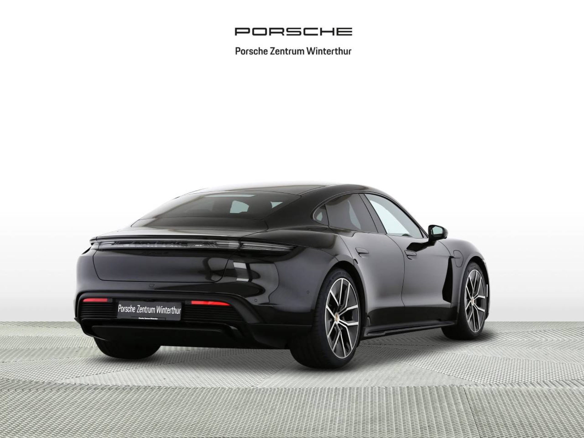 PORSCHE Taycan 4 Black Edition-image-2
