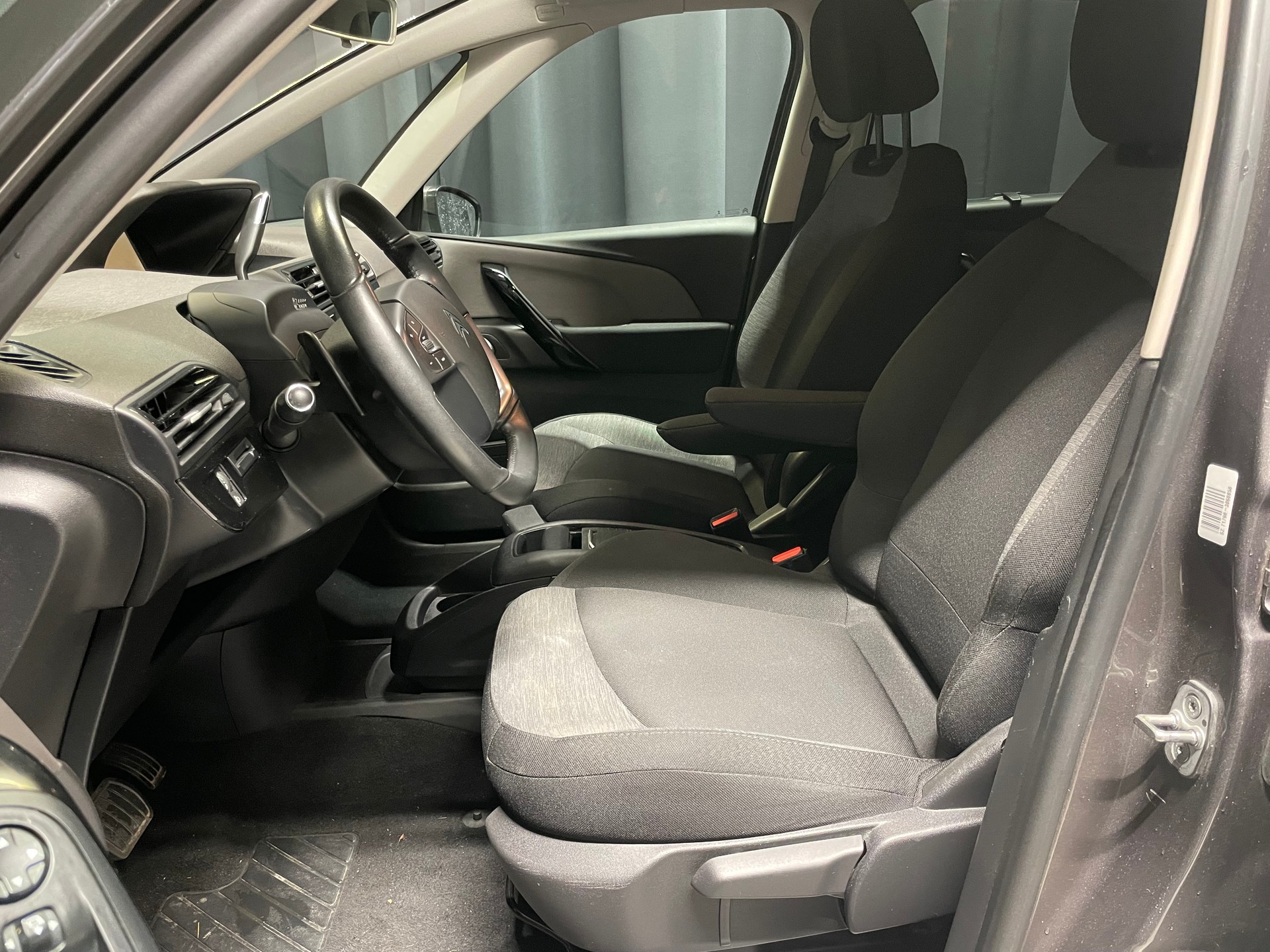 CITROEN C4 Picasso 1.6i 16V THP Feel Edition EAT6(6)(M)-image-6