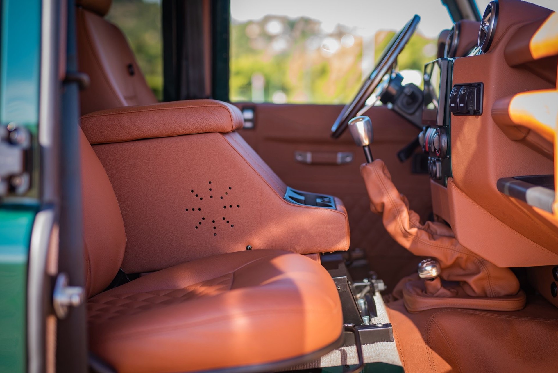 LAND ROVER Defender 110 2.5Td5-image-6