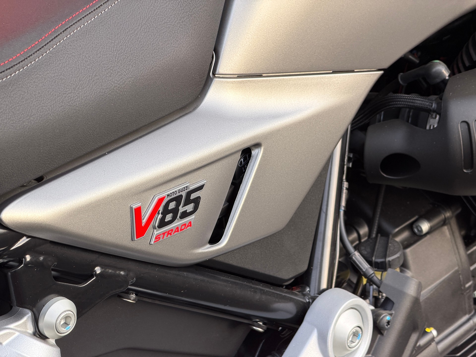MOTO GUZZI V85 TT Strada E5+ (35kW)-image-6