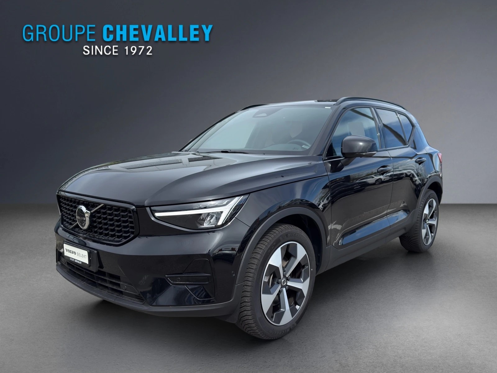 VOLVO XC40 B3 Benzin Mild Hybrid Plus Dark DCT-image-0