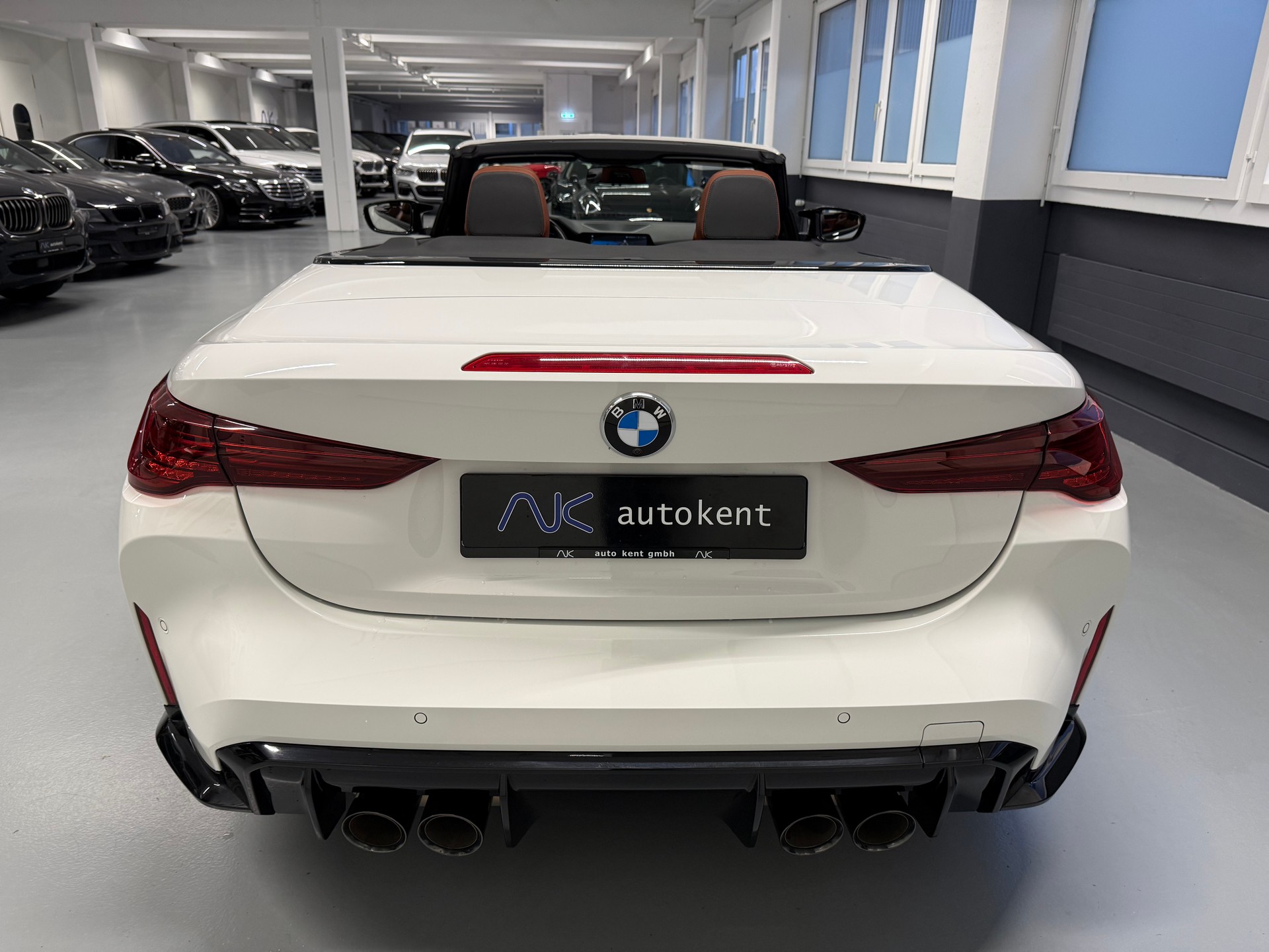BMW M4 Cabrio Competition M xDrive-image-5